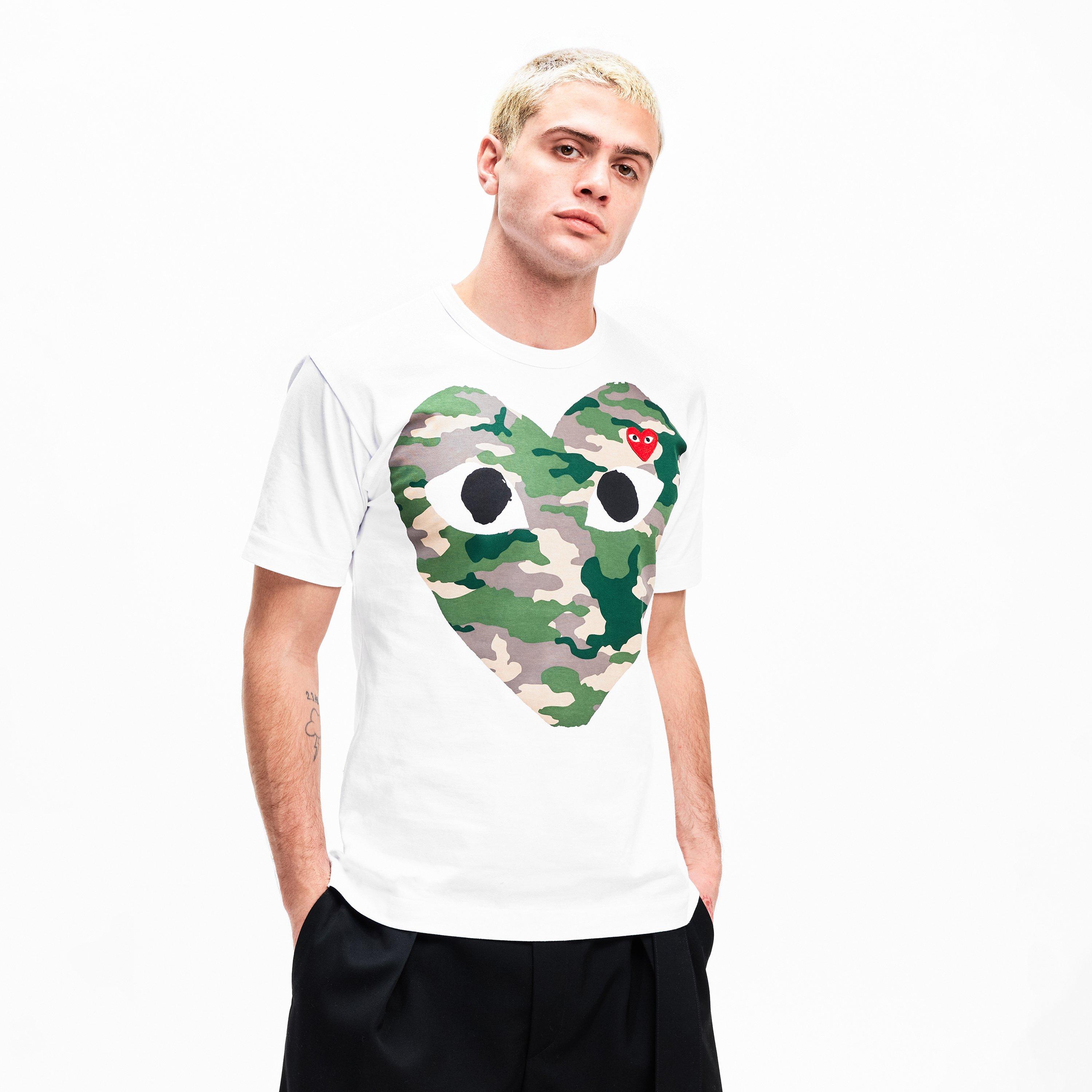 PLAY COMME des GARÇONS 迷彩ハートTシャツ XS Comme des Garcons PLAY Big Heart Camouflage T-Shirt | FRASERS