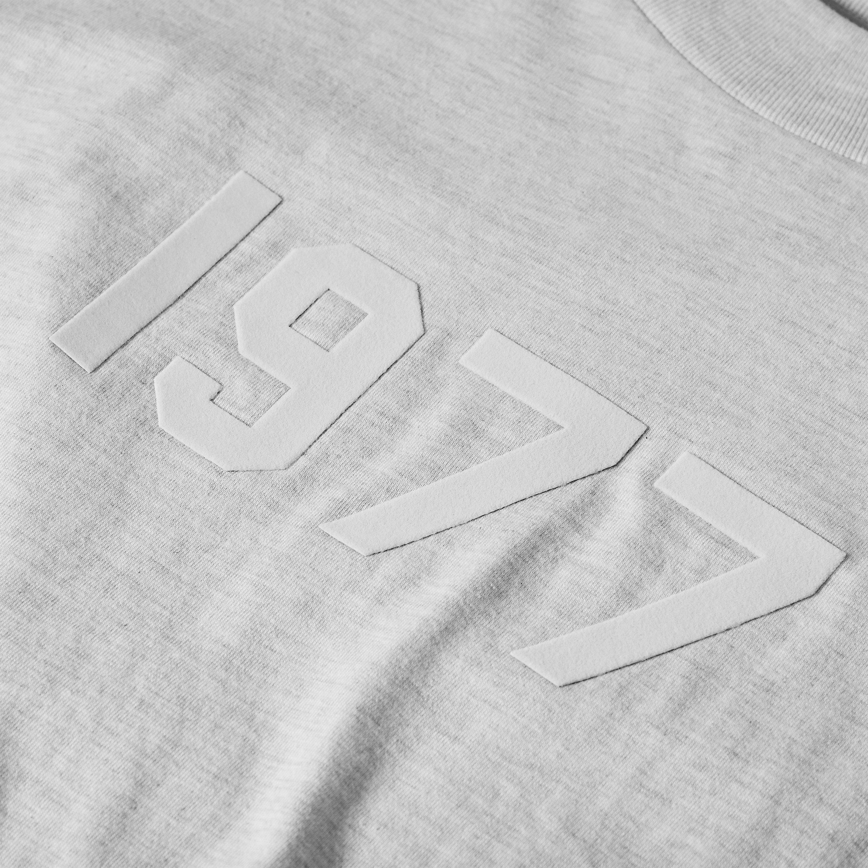 Light Oatmeal - Fear Of God Essentials - Unisex Adults Long Sleeve Oversized T-Shirt - 3