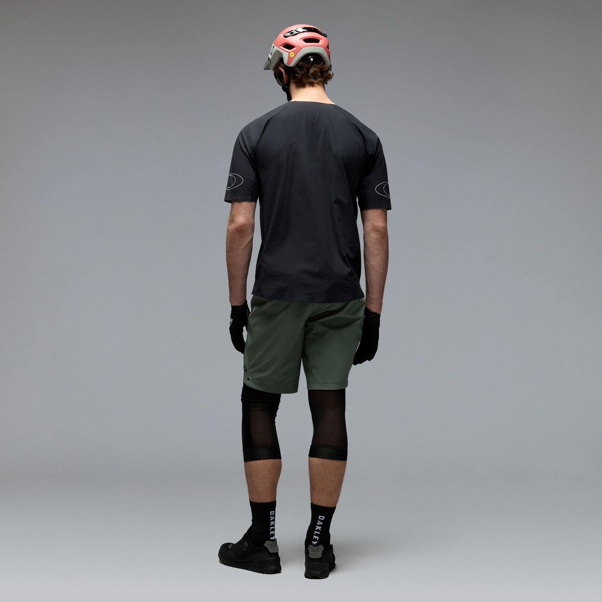 Pitch Black - Oakley - Men's Seeker Whip T-Shirt - 3