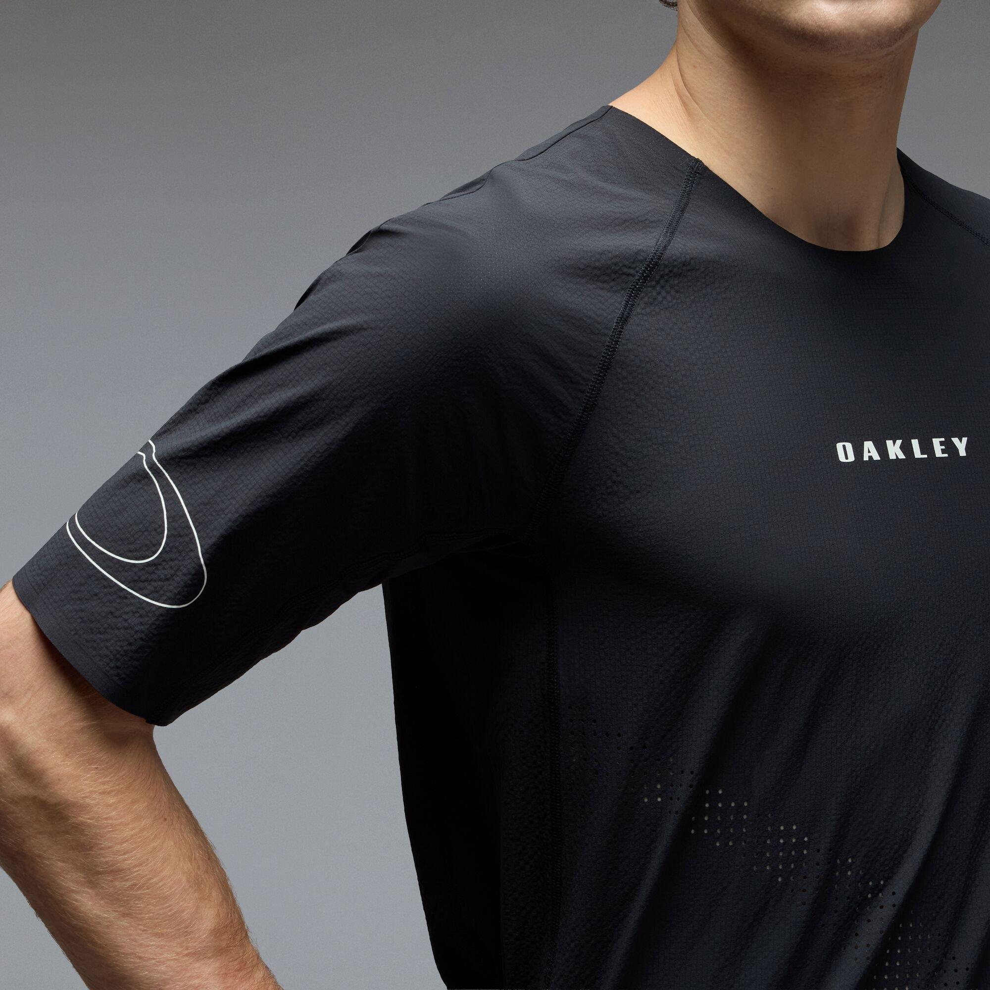 Pitch Black - Oakley - Men's Seeker Whip T-Shirt - 4