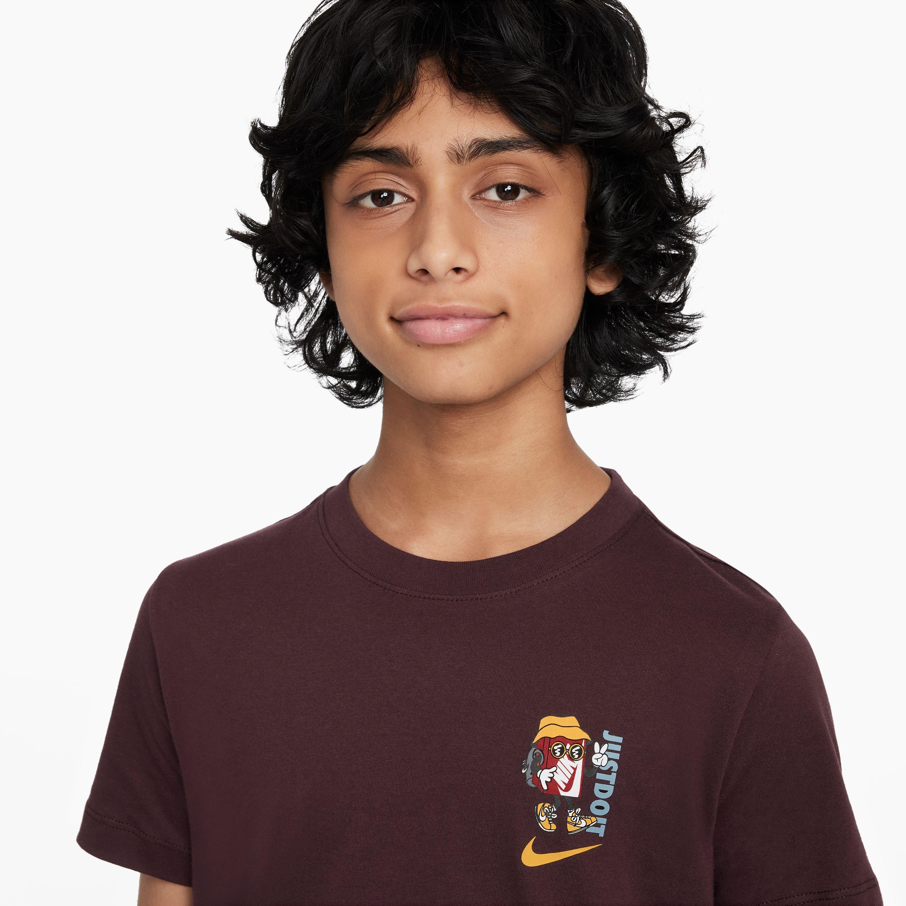 Burgundy Crush - Nike - Sportswear Juniors T Shirt - 3