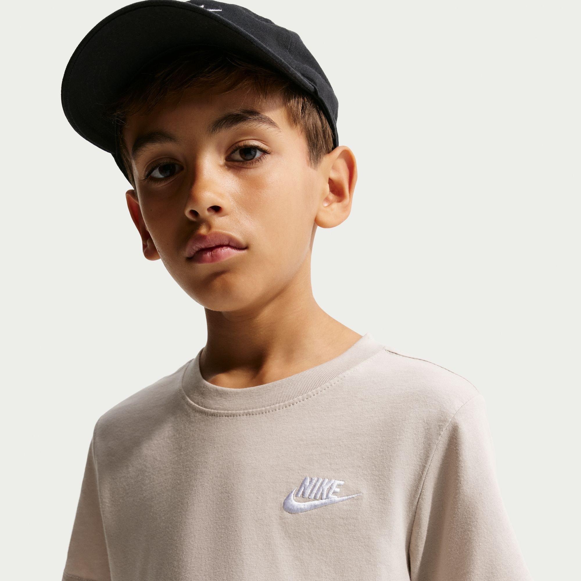 Cream II - Nike - Sportswear Embroidered Futura Juniors T Shirt - 3