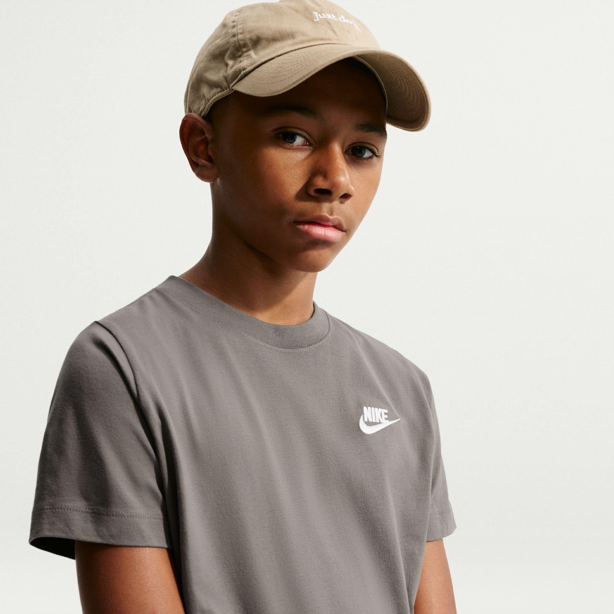 Cave Stone - Nike - Sportswear Embroidered Futura Juniors T Shirt - 3