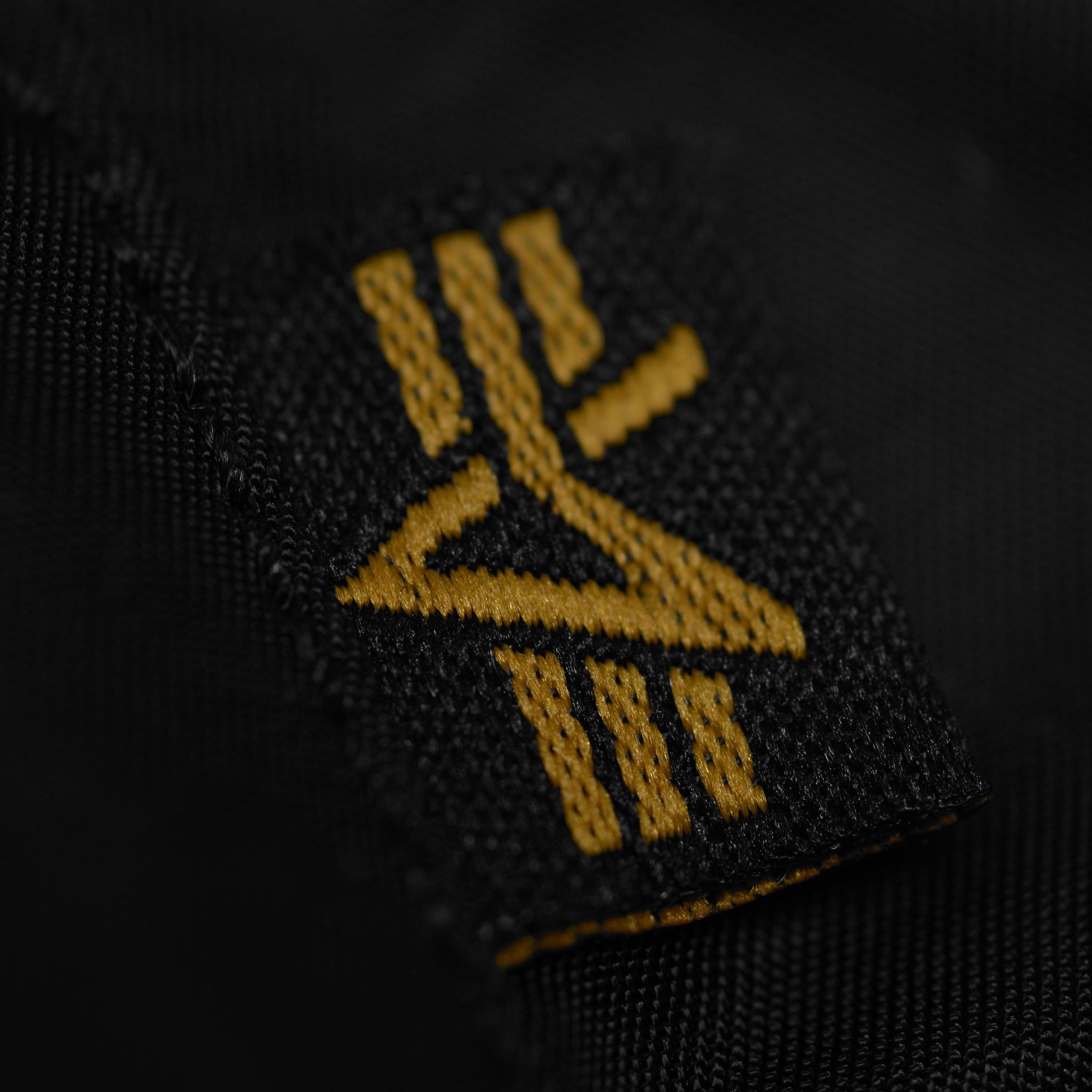 All Black 404 - Alpha Industries - VF NASA - 9