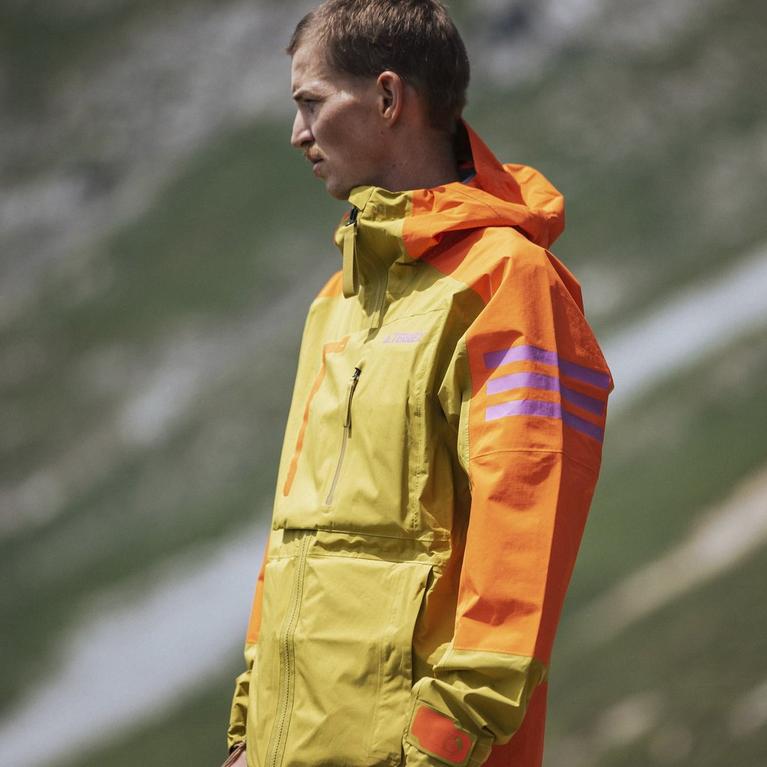 Pouls Olive - adidas - Terrex Xploric RAIN.RDY Hiking Jacket Mens - 16