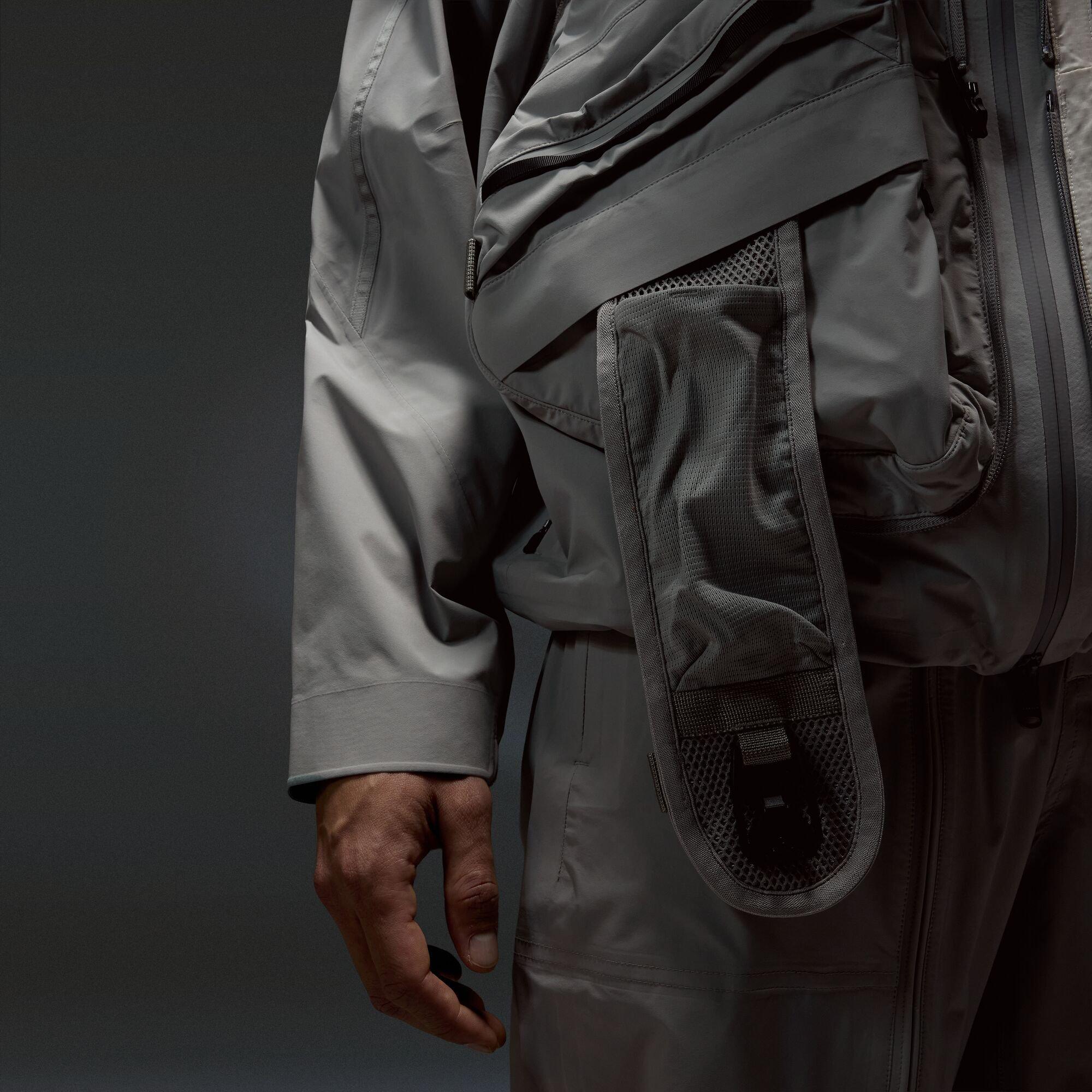 Cement - Oakley - Latitude Sling Jacket - 9