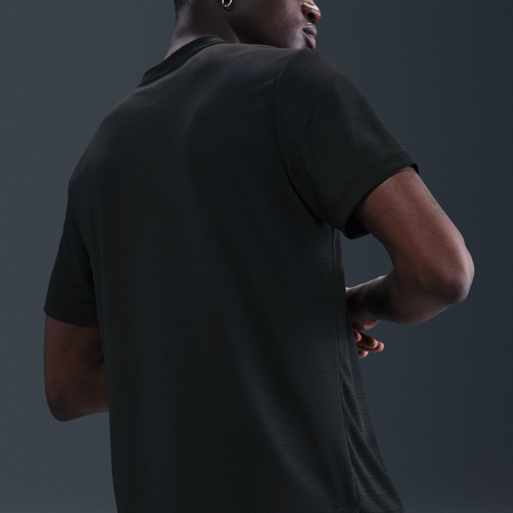 Black - Nike - Cs Run Tee Sn99 - 9