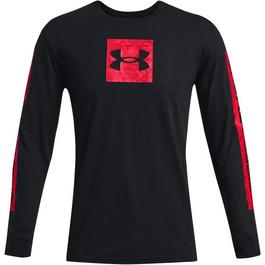 Under Armour Includes a T-shirt and legging shorts