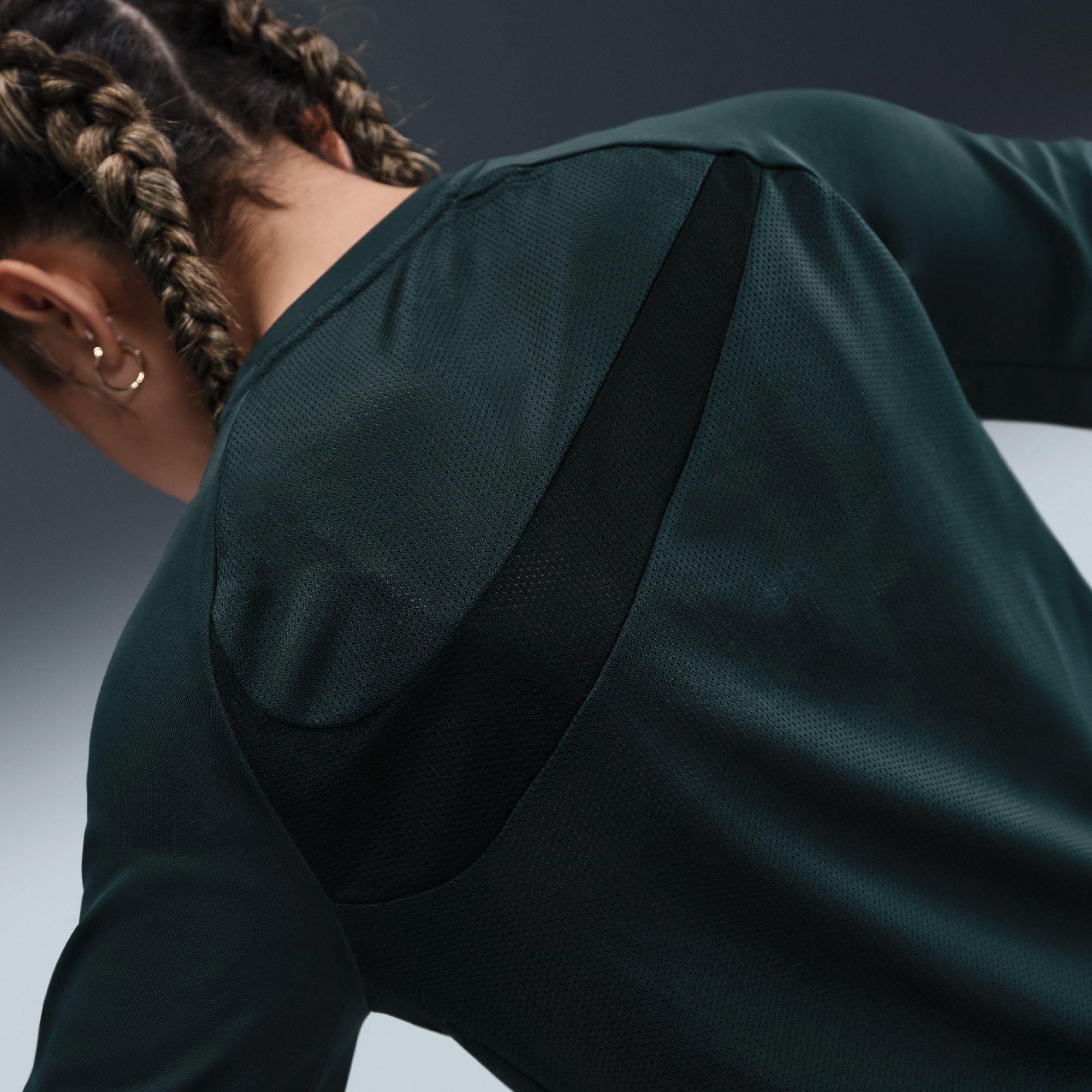 Seaweed - Nike - Acad Cntr LogoT Jn54 - 12