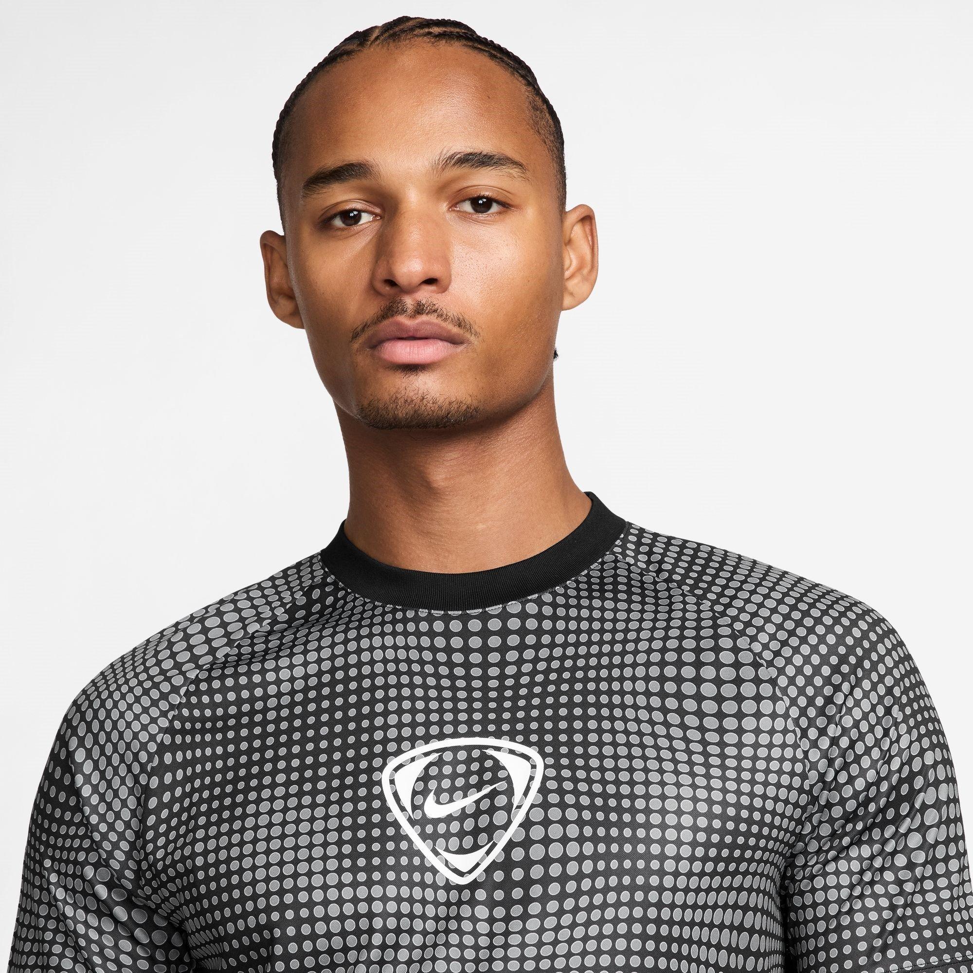 Schwarz - Nike - Acad AOP Tee Sn54 - 3