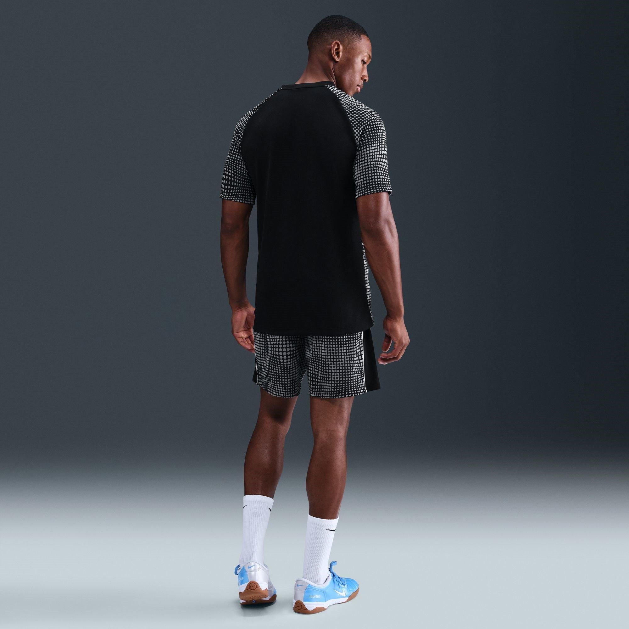 Schwarz - Nike - Acad AOP Tee Sn54 - 8