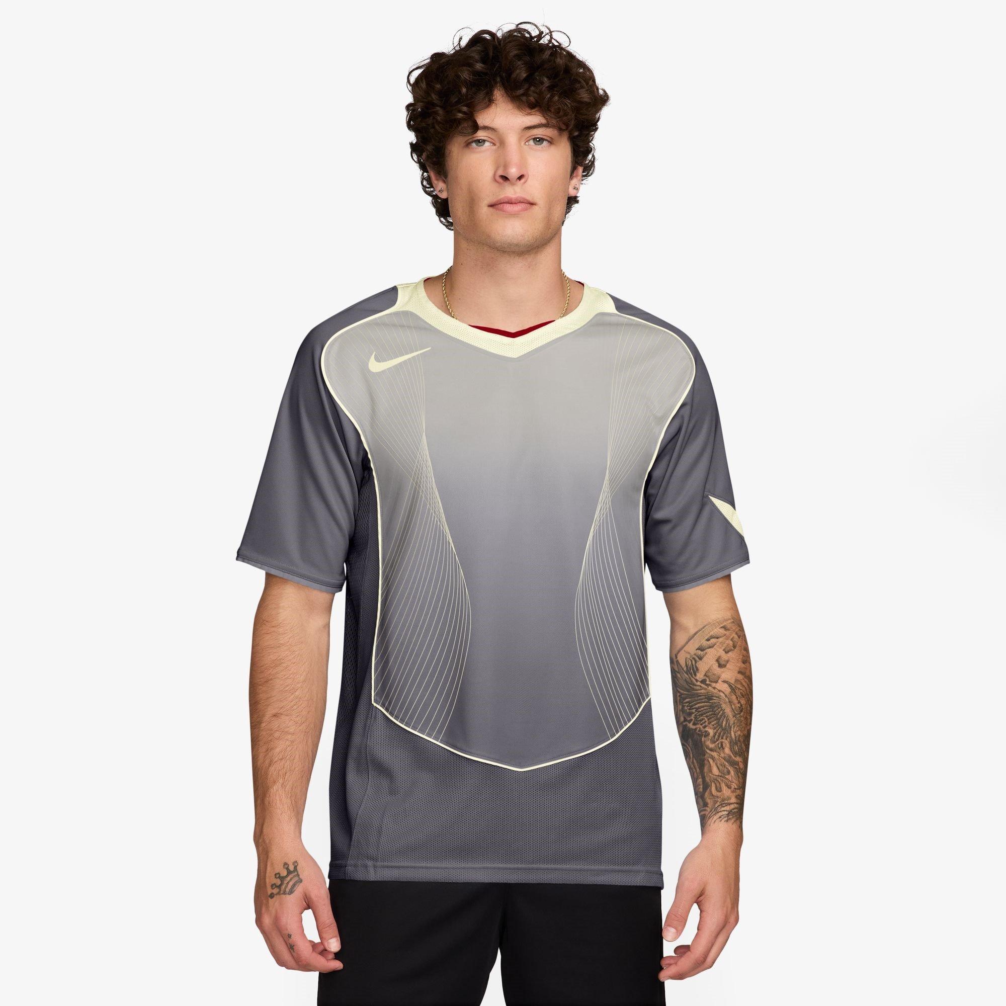 Nike Men's T90 Shirt - Lt Graphic - M