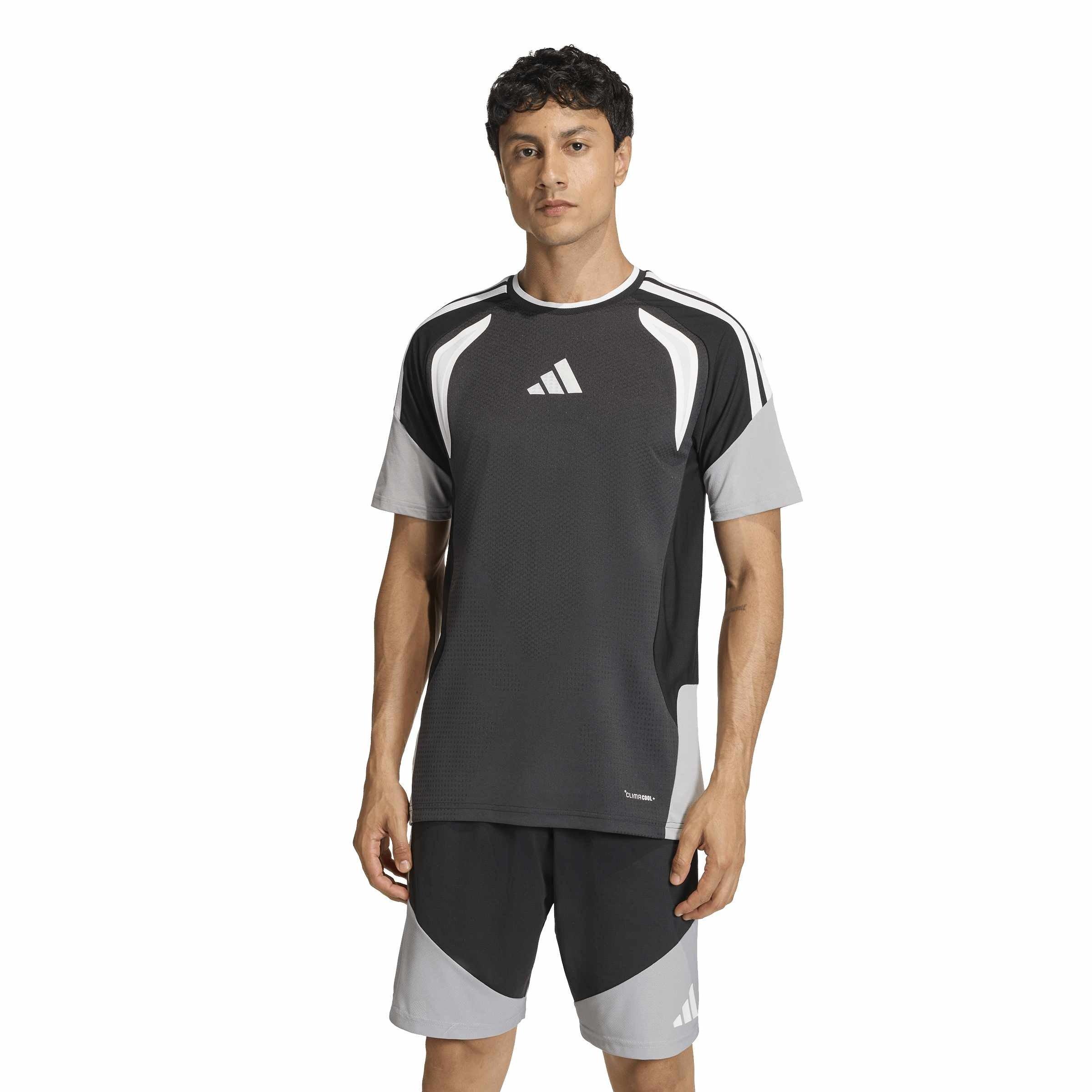 Negro/Claro O - adidas - Adidas Tiro26P Tr Js Sn99 - 3