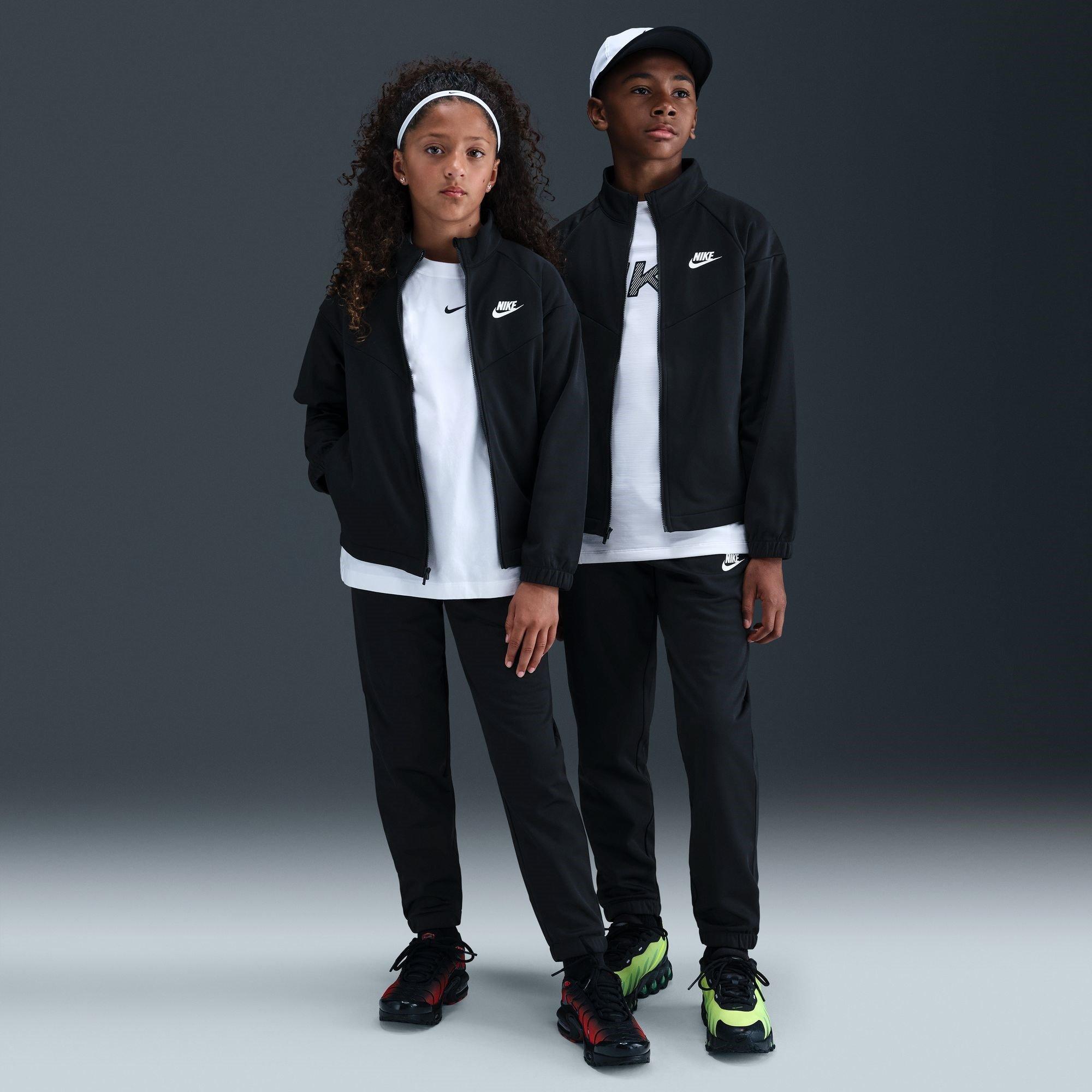 Zwart/Wit - Nike - NSW Poly Tracksuit Juniors - 7