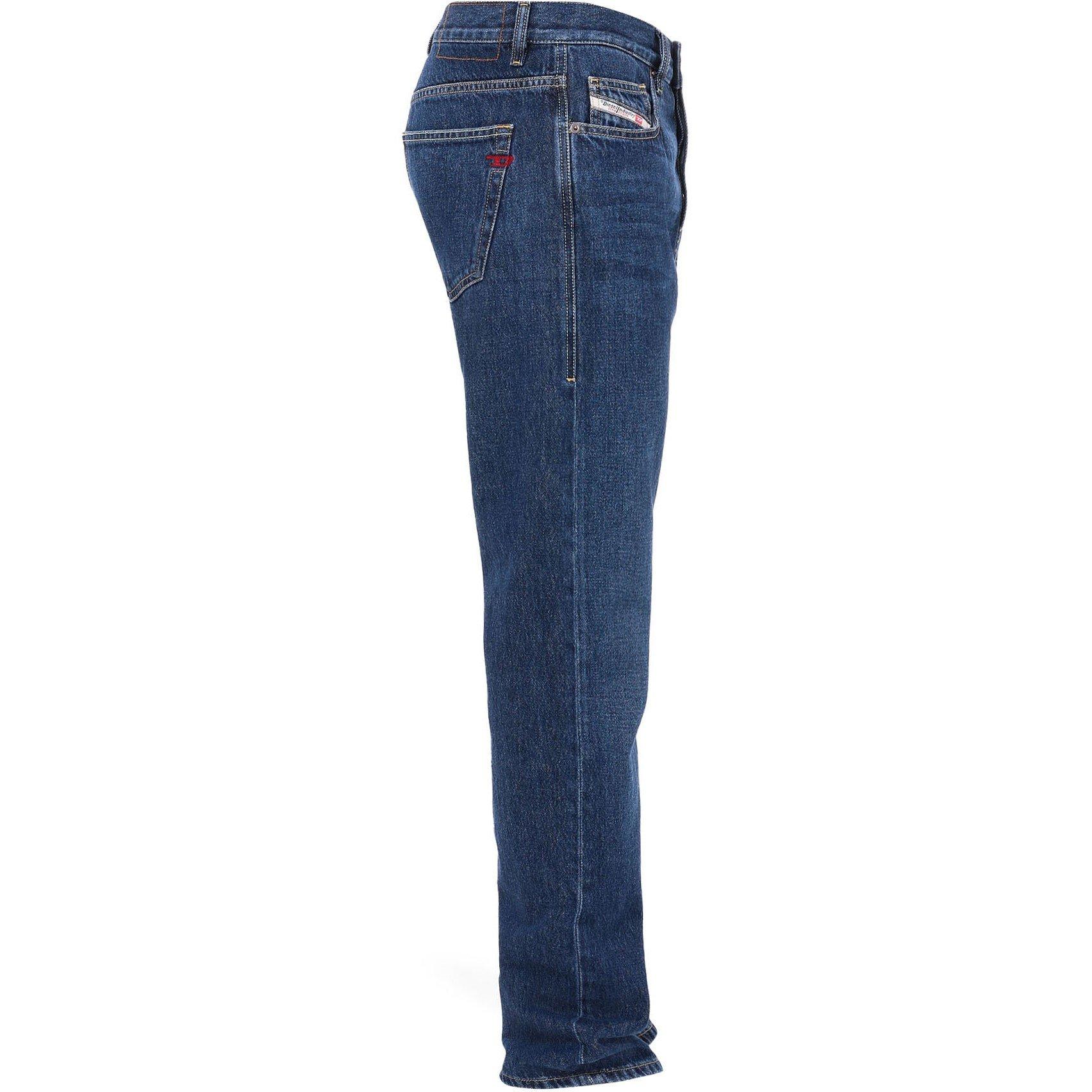 Men's Low-Rise Straight Leg Jeans
