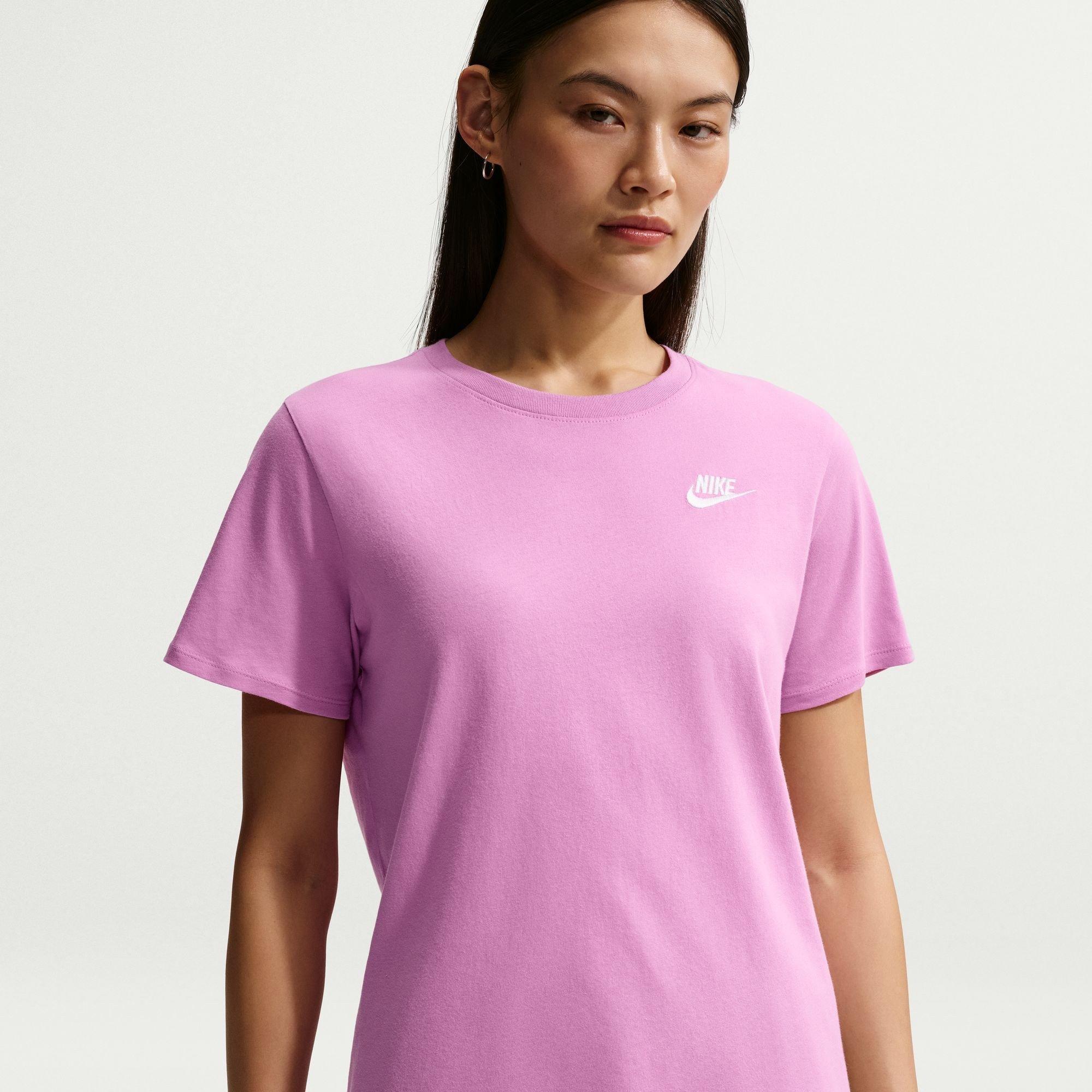 Sportswear Women's Club T-Shirt