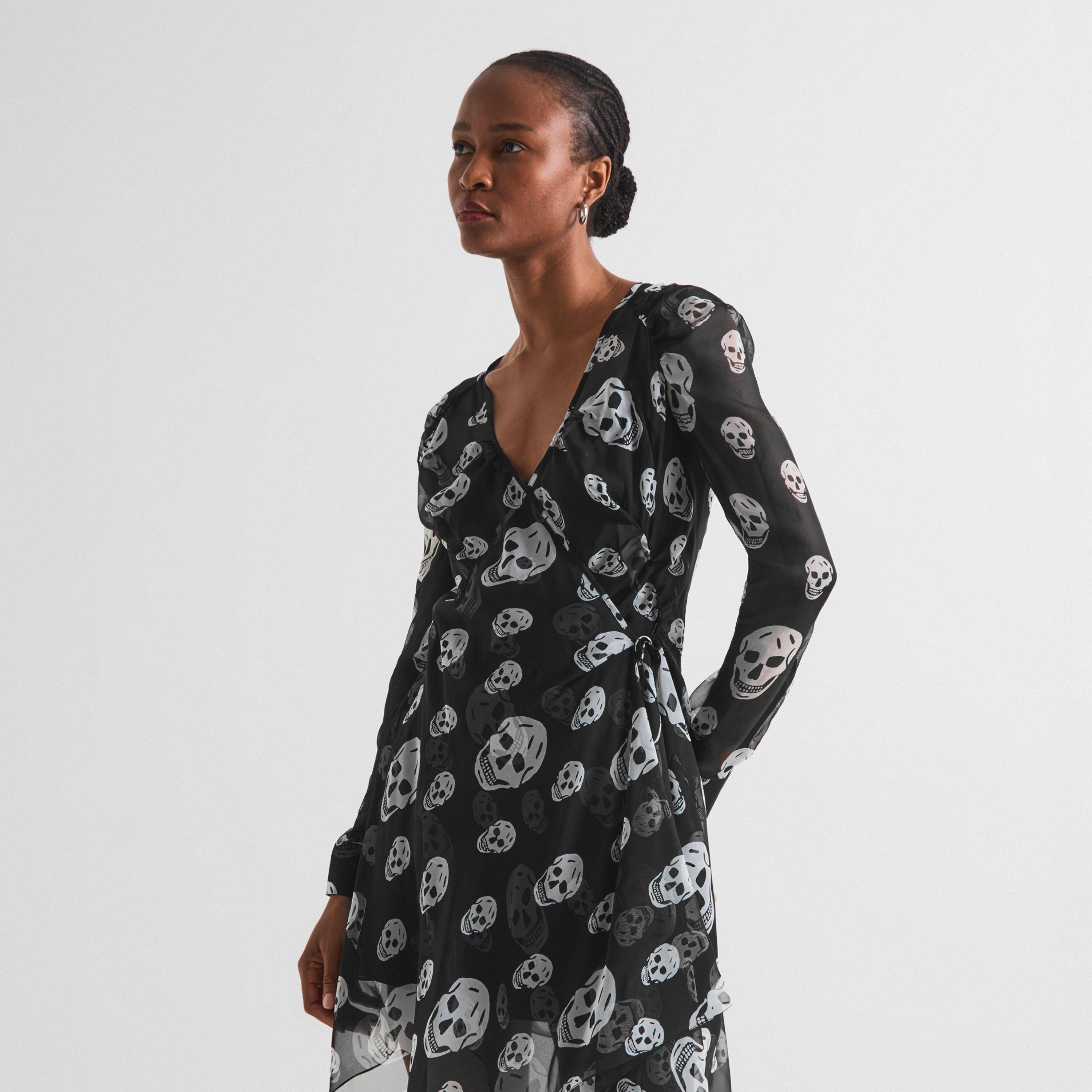 Black White - Alexander McQueen - Women's Skull Print Silk V-Neck Long-Sleeve Wrap Dress - 3