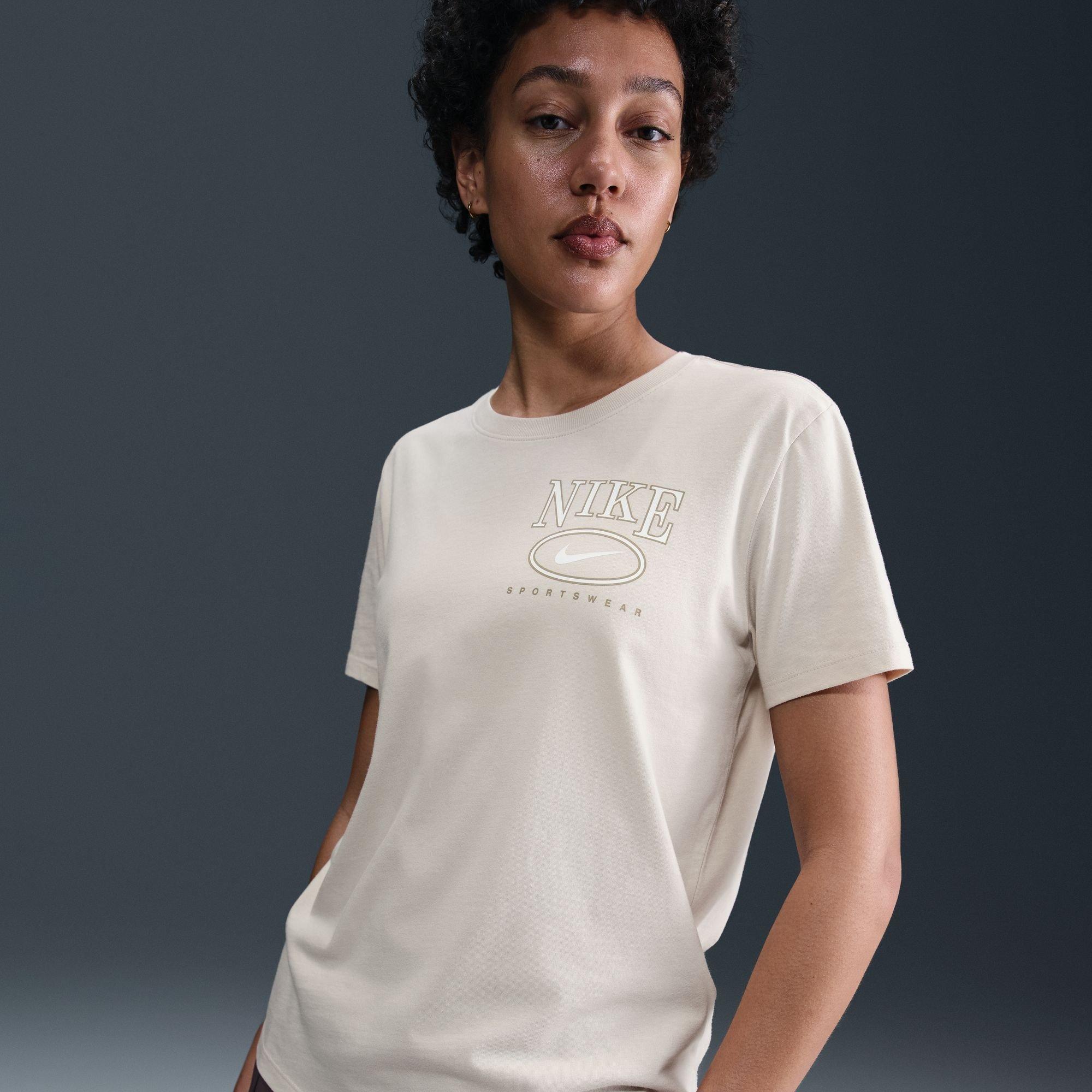 Lt Orewood Brn - Nike - Nike W Nsw Clb Ss T Ld99 - 6