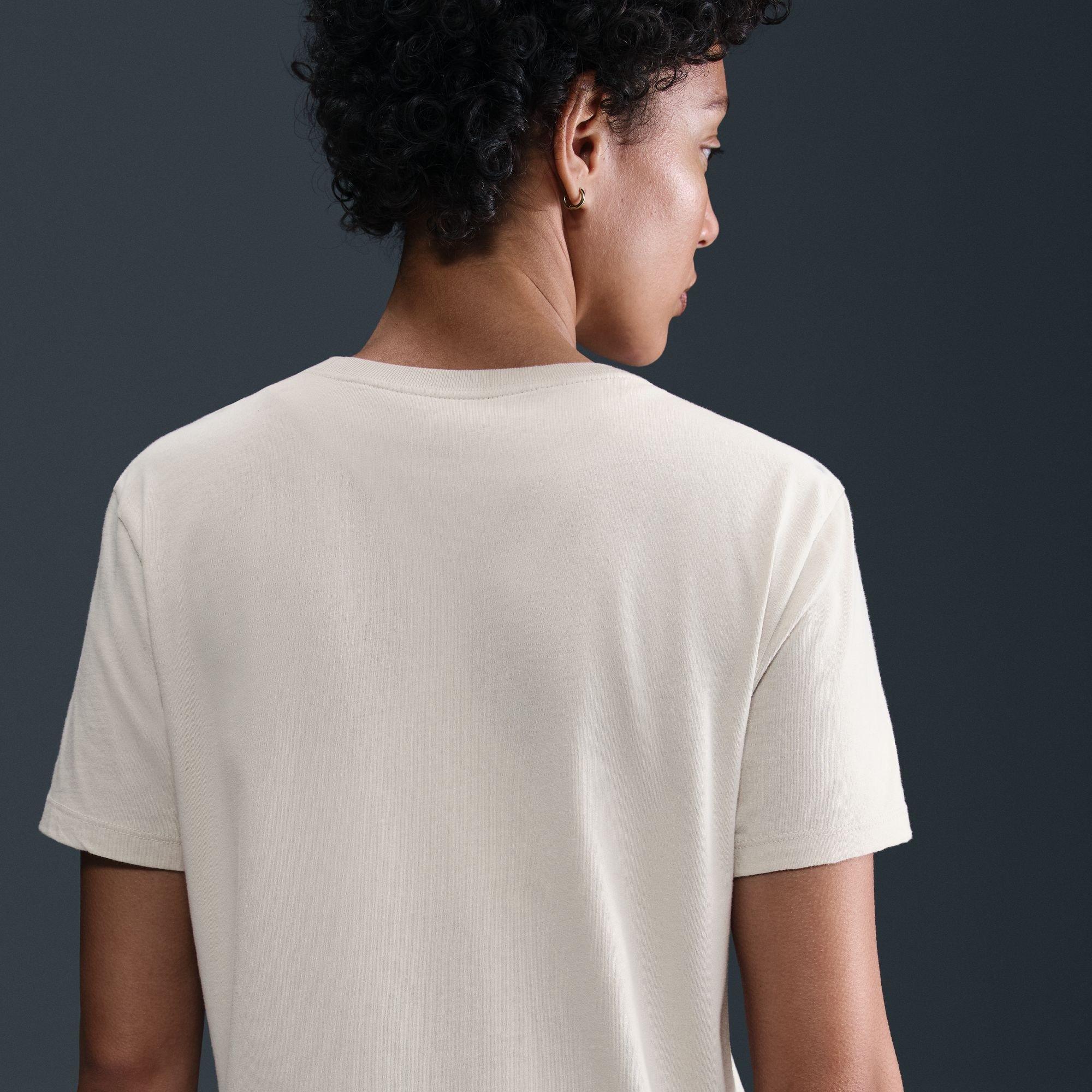 Lt Orewood Brn - Nike - Nike W Nsw Clb Ss T Ld99 - 9