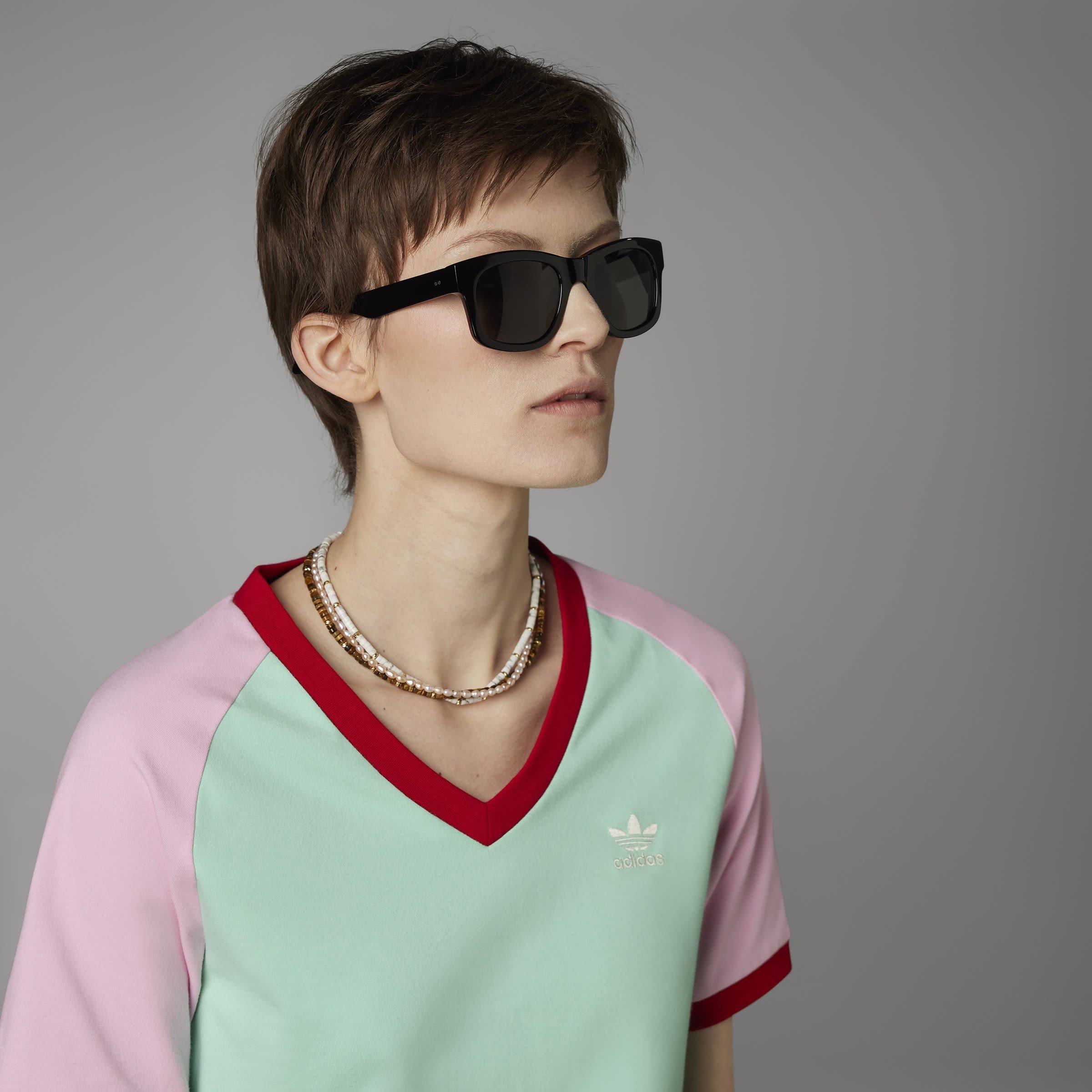 Easgrn - adidas Originals - Regular Fit V-Neck T-Shirt - 12