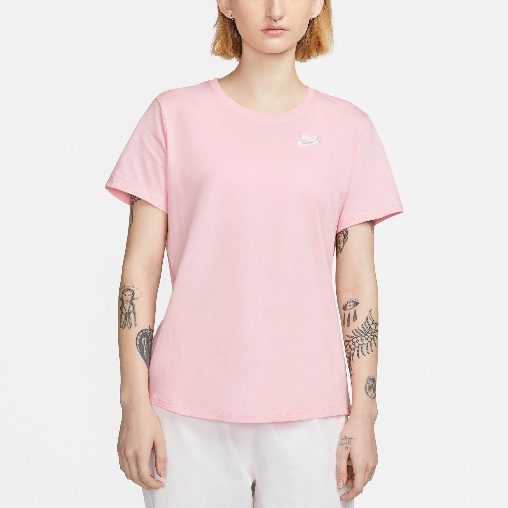 Nike Sportswear Club Essentials Womens T Shirt Regular Fit TShirts