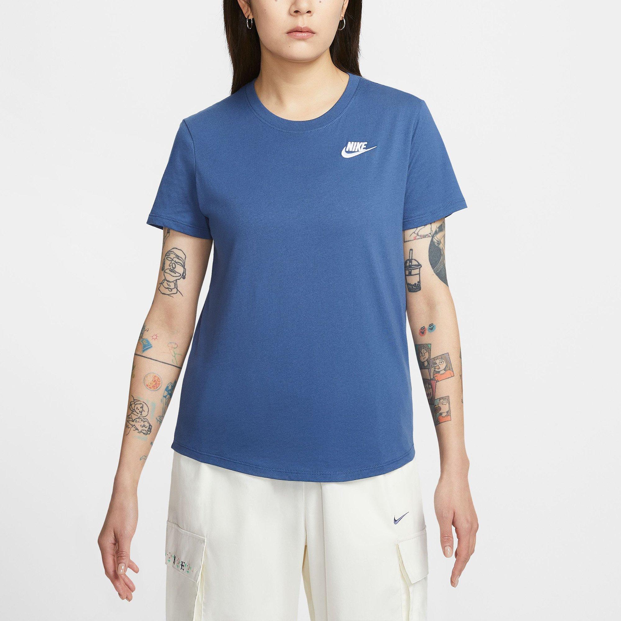 Nike Sportswear Club Essentials Womens T Shirt