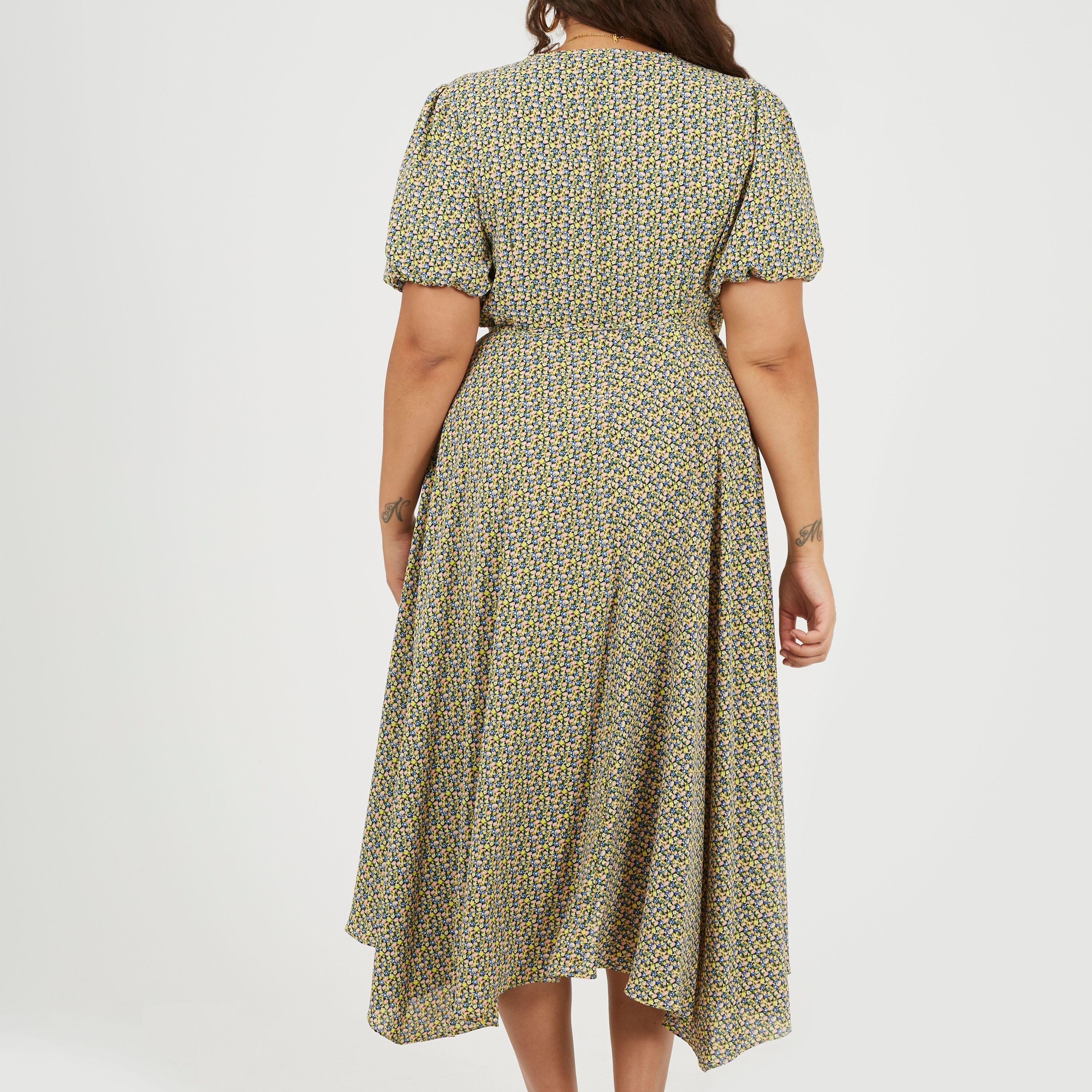 Geel - Brave Soul - Plus Size Wrap Midi Dress with Floral Print - 2