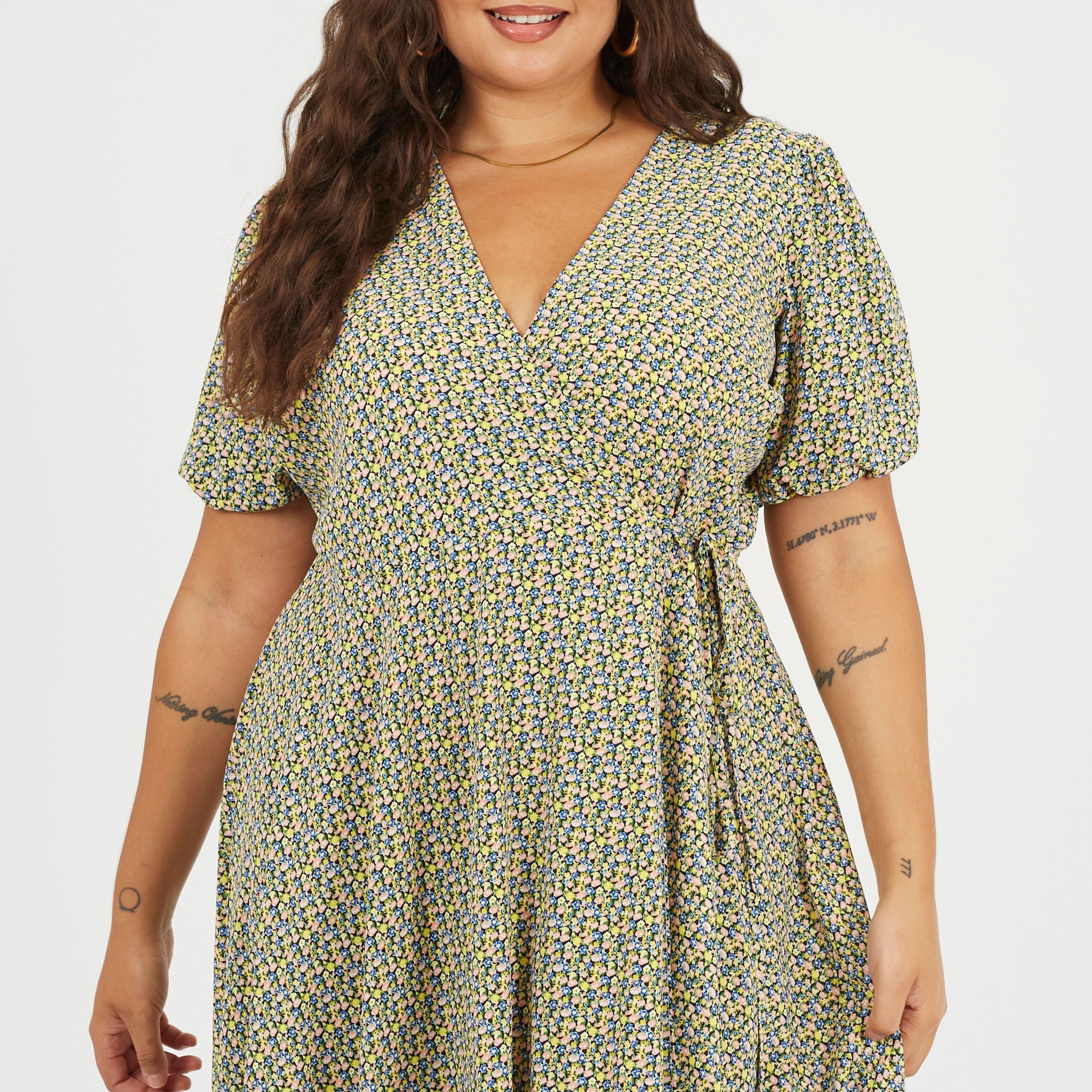 Geel - Brave Soul - Plus Size Wrap Midi Dress with Floral Print - 3