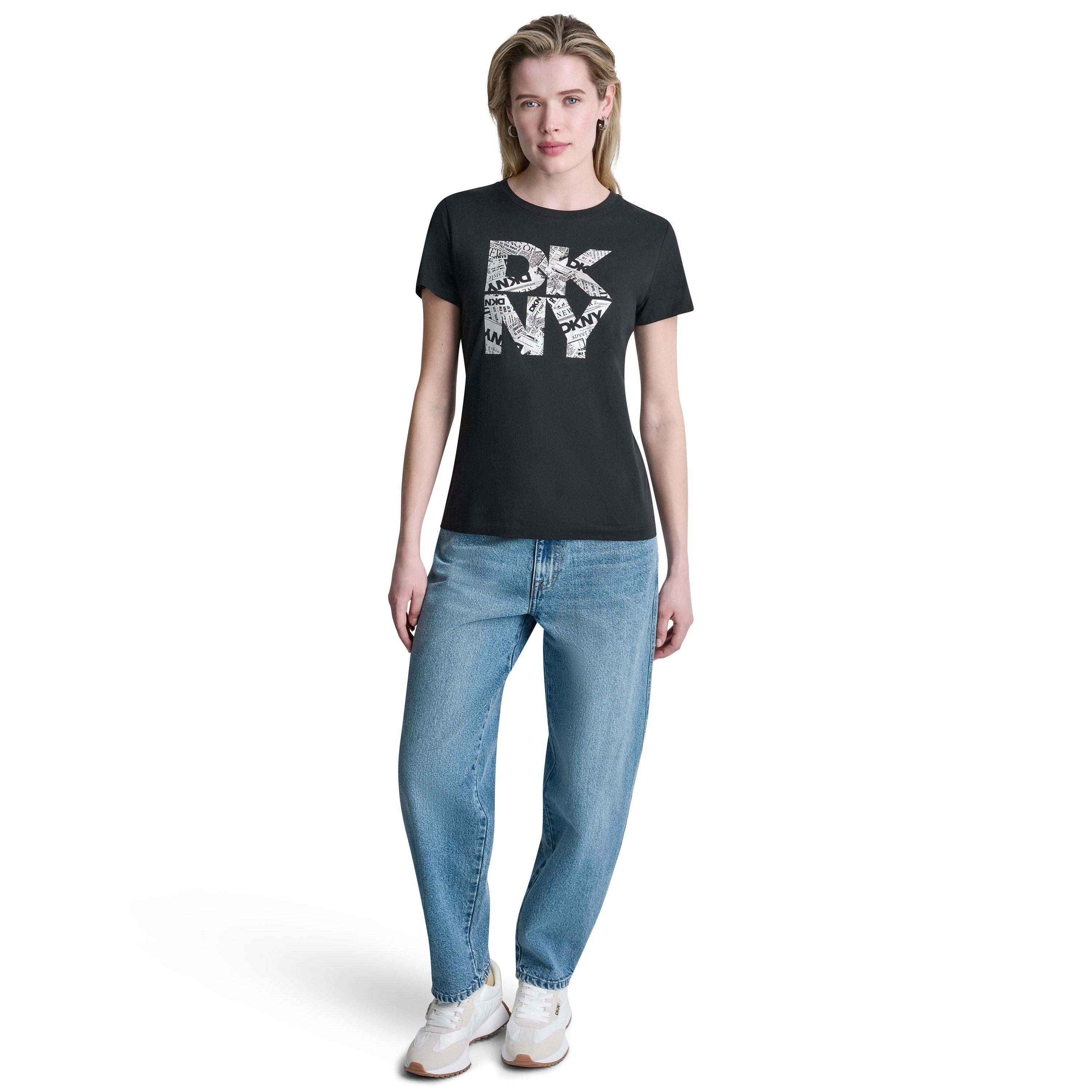Sort/Sølv - DKNY - Womens Newsprint DKNY Stacked Logo Crew Neck Tee - 6