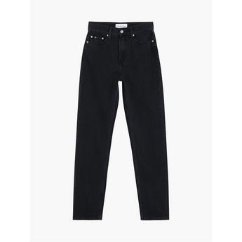 Blackpink's Strikes A Pose in Black Bralette and Jeans for Calvin Klein Крутая кофта calvin klein jeans vintage