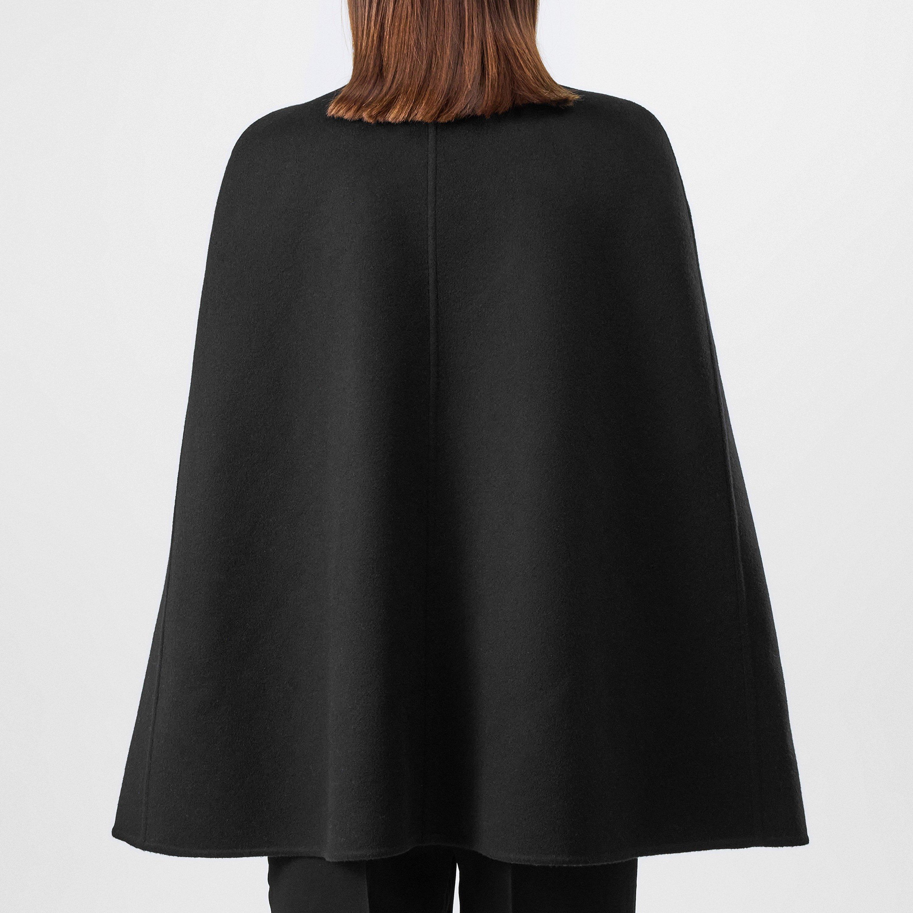 【関税&送料込】Gucci Cape With Horsebit Gucci | Wool & Silk Horsebit Cape | Capes | Cruise Fashion