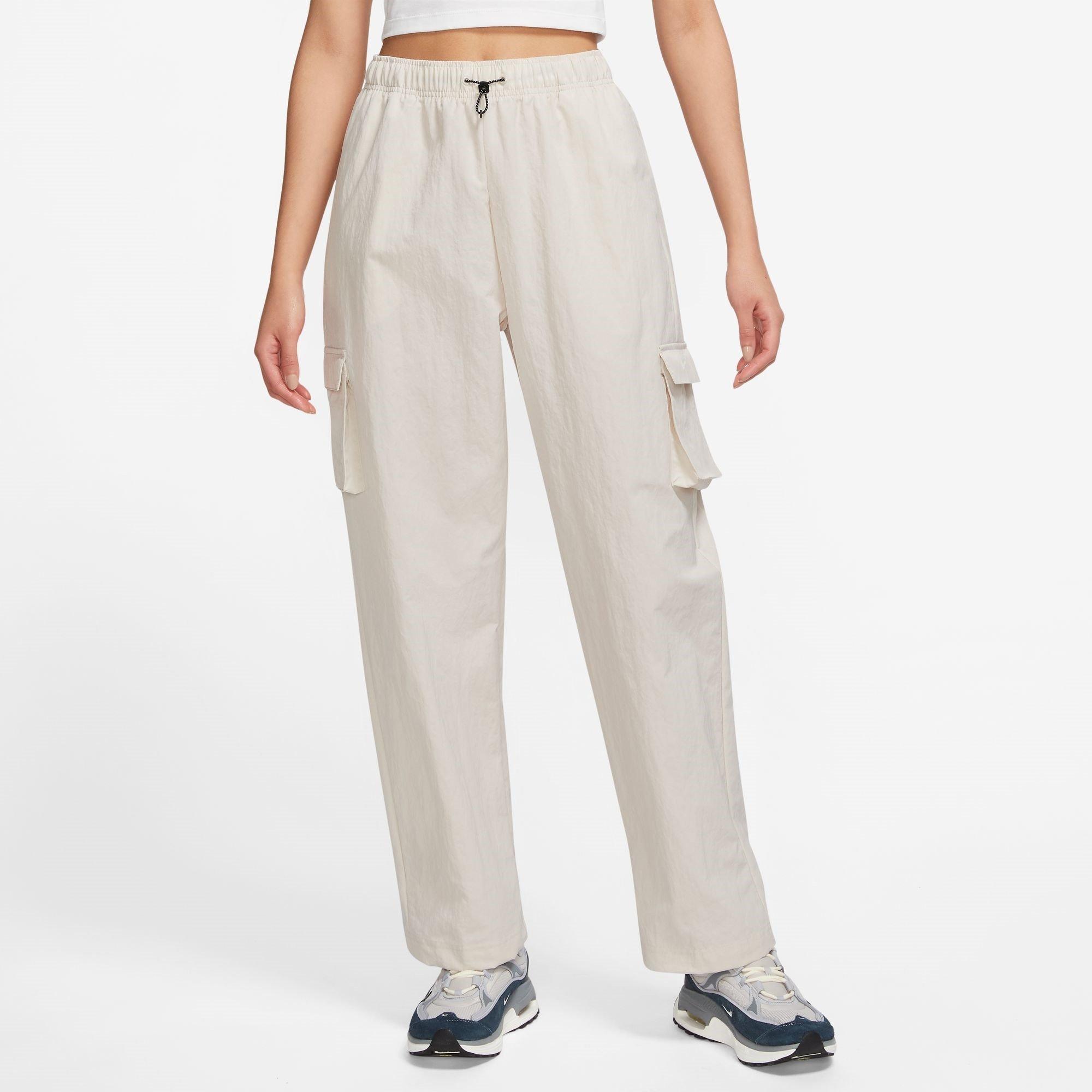 Nike Sportswear Essential Women's High-Rise Woven Cargo Trousers