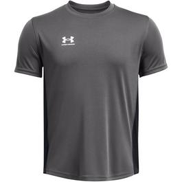 Under Armour This iconic Under Armour Basketball shoe is a great match for hoopers like you if