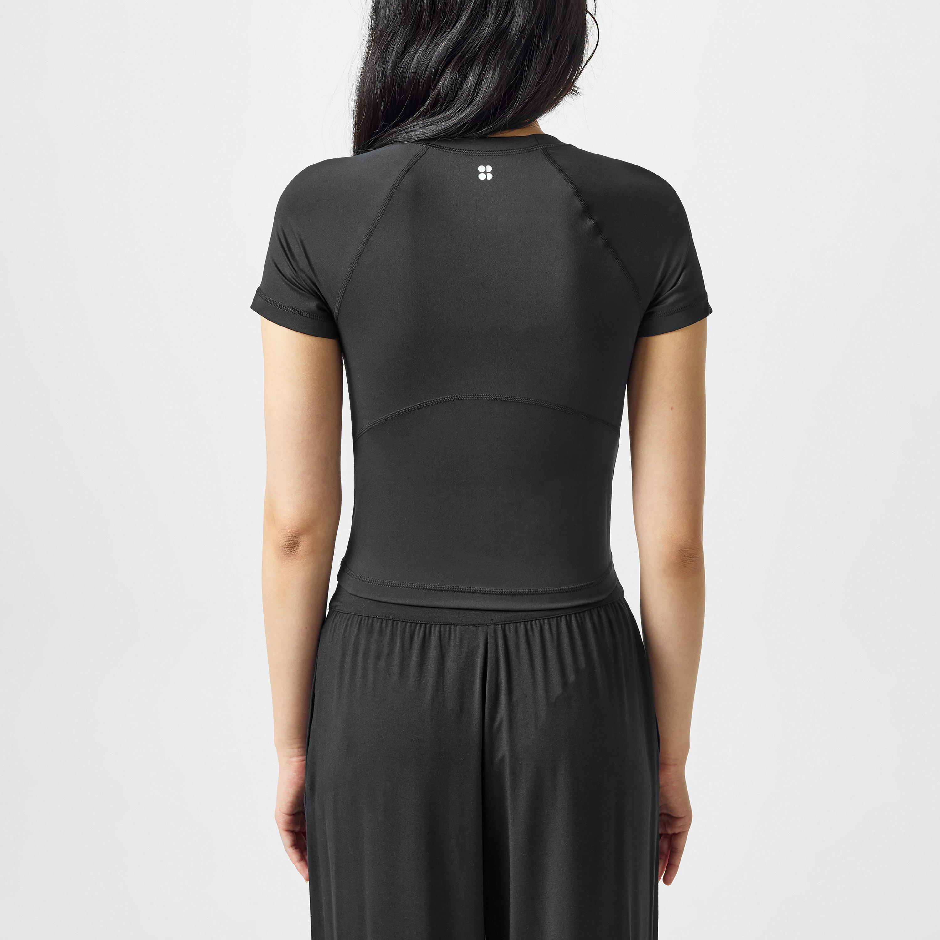 Black - Sweaty Betty - All-Day Cropped T-Shirt - 3