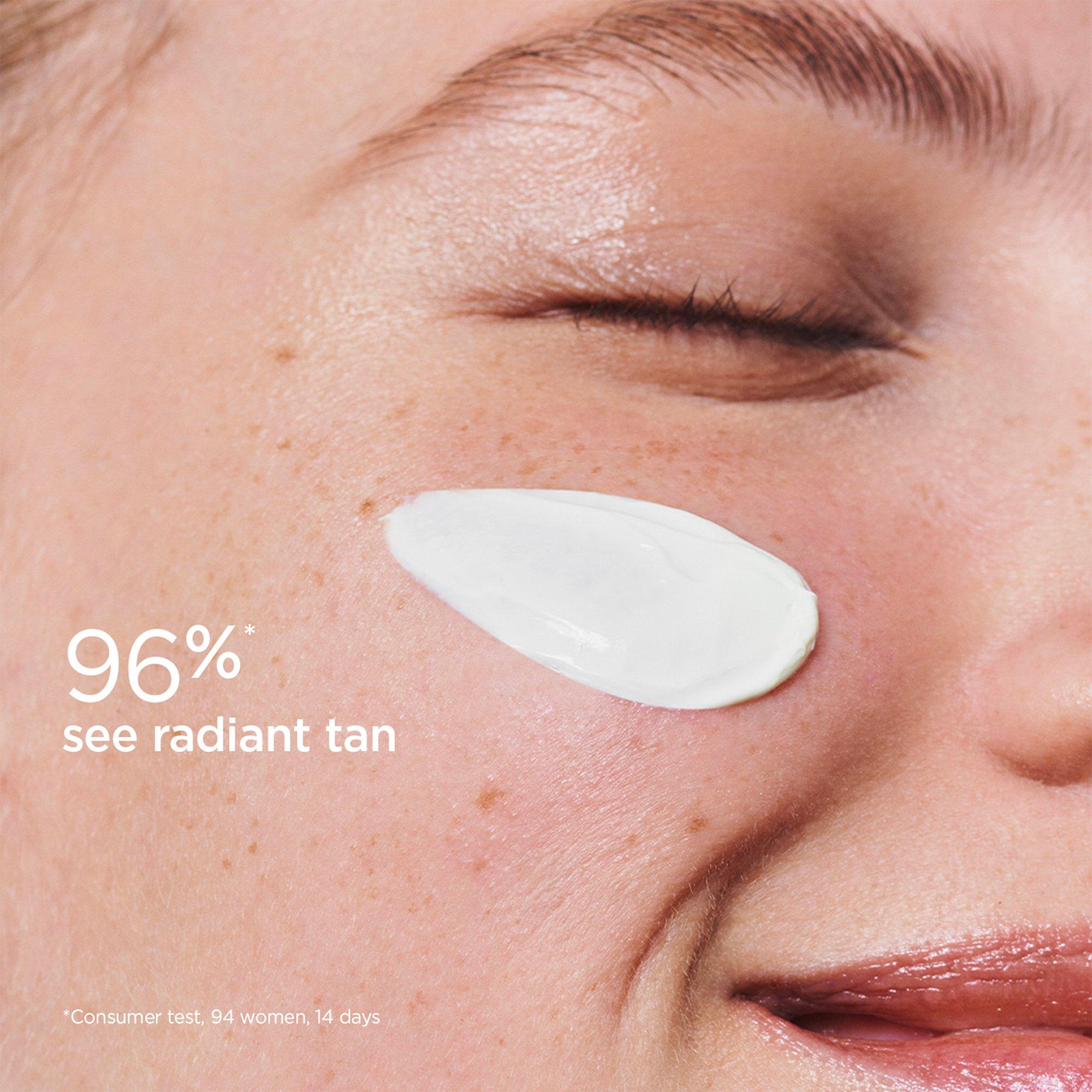 Clear - Clarins - Youth-protecting Sunscreen High Protection SPF30 - 3