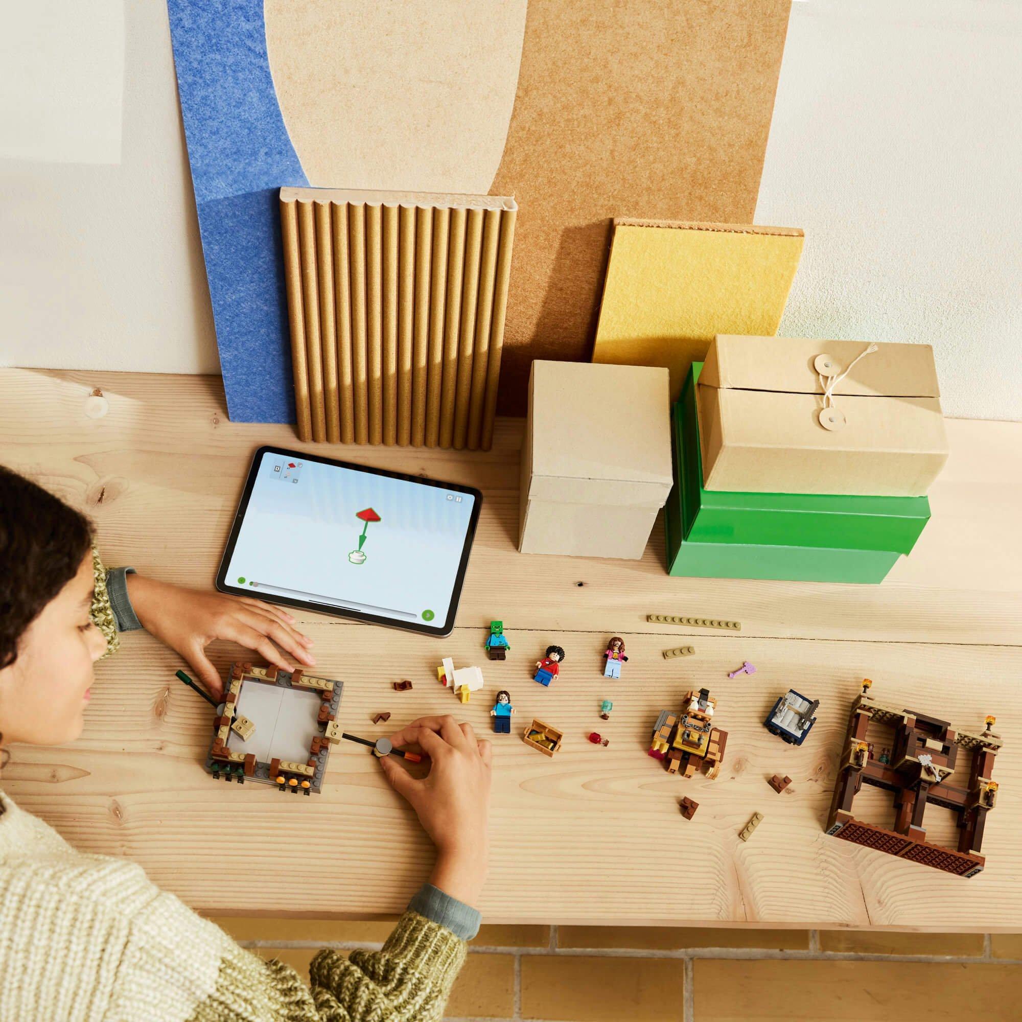 TBC - LEGO - LEGO Minecraft 21272 Woodland Mansion Fighting Ring - 3