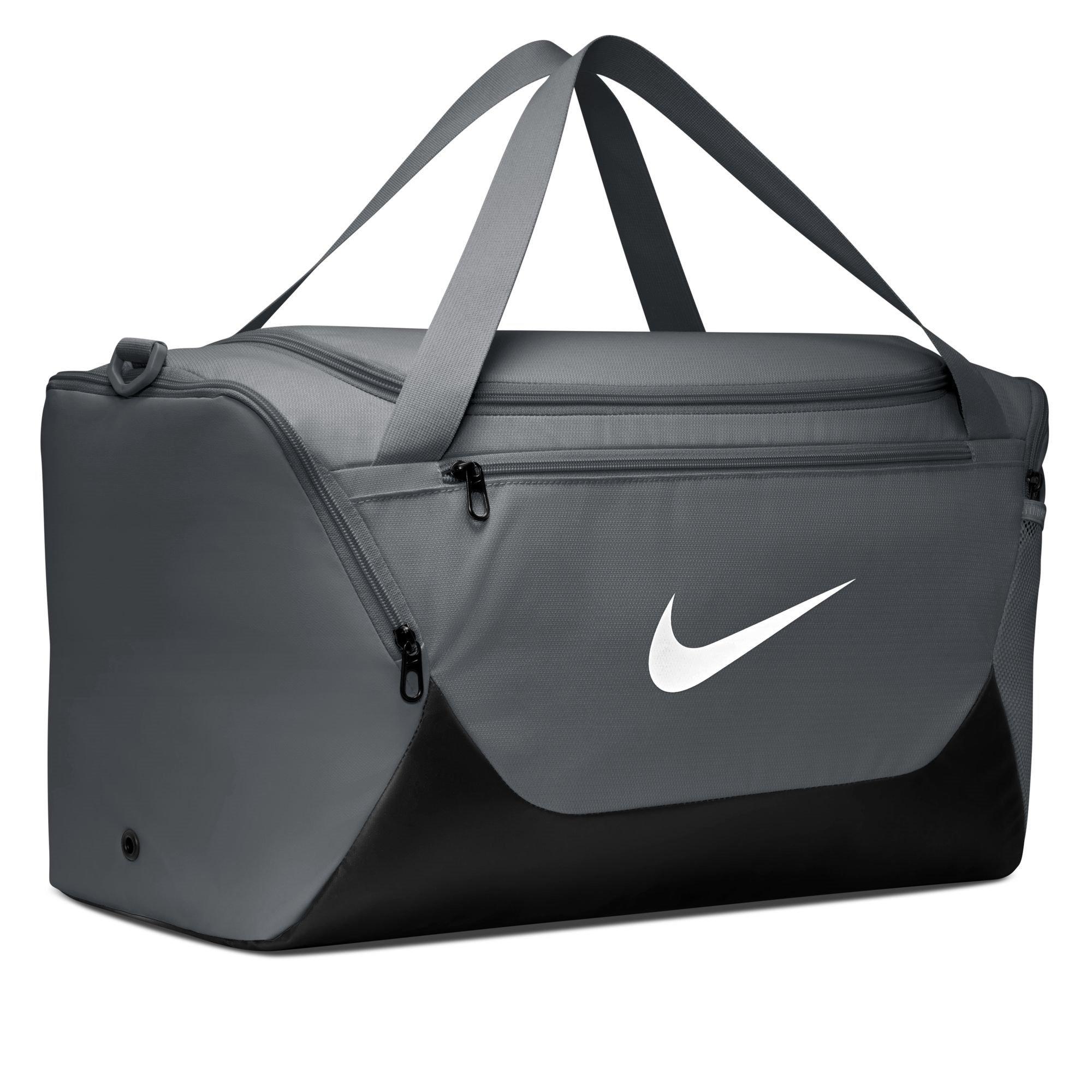 nike brasilia small holdall