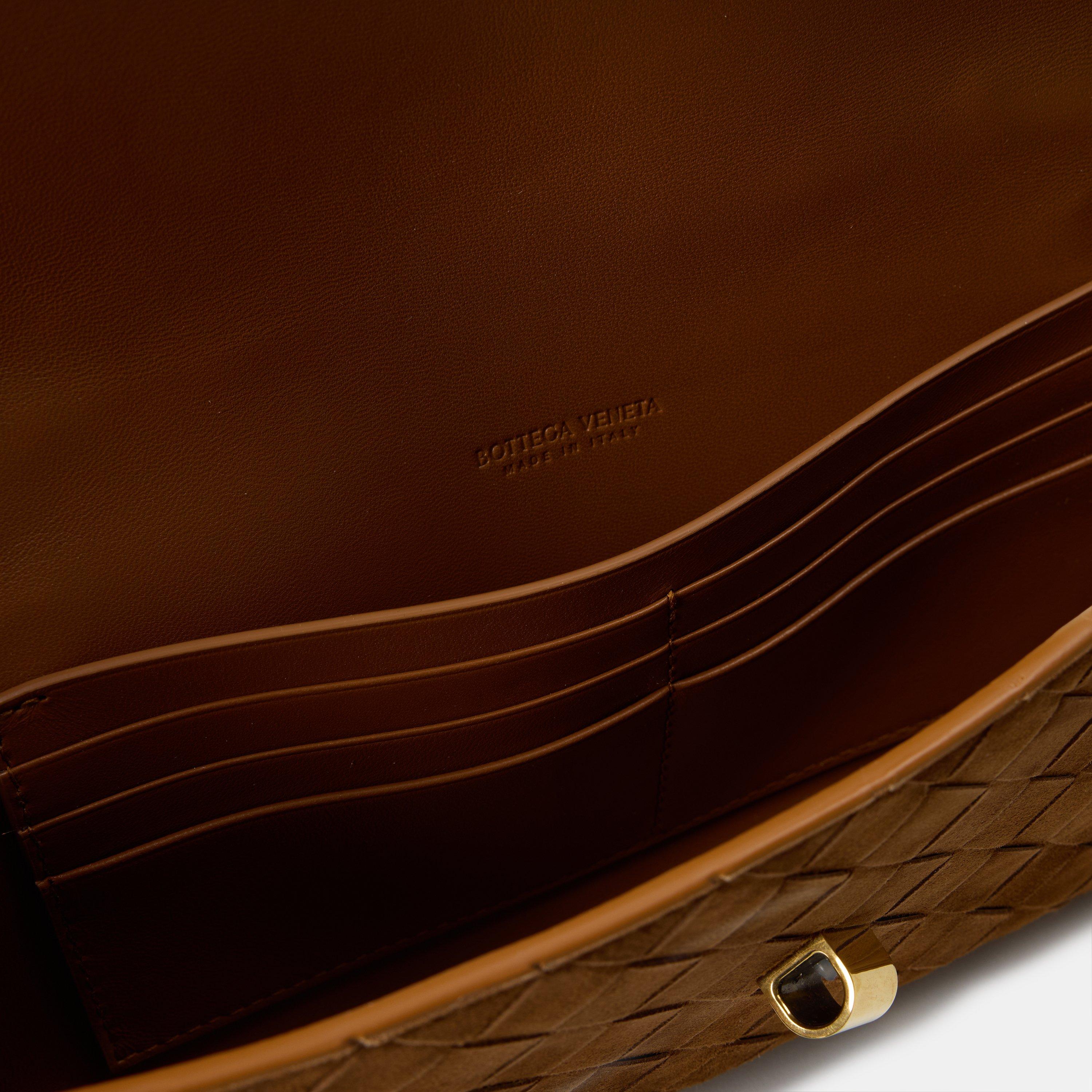 Amber - Bottega Veneta - Womens Andiamo Clutch - 5