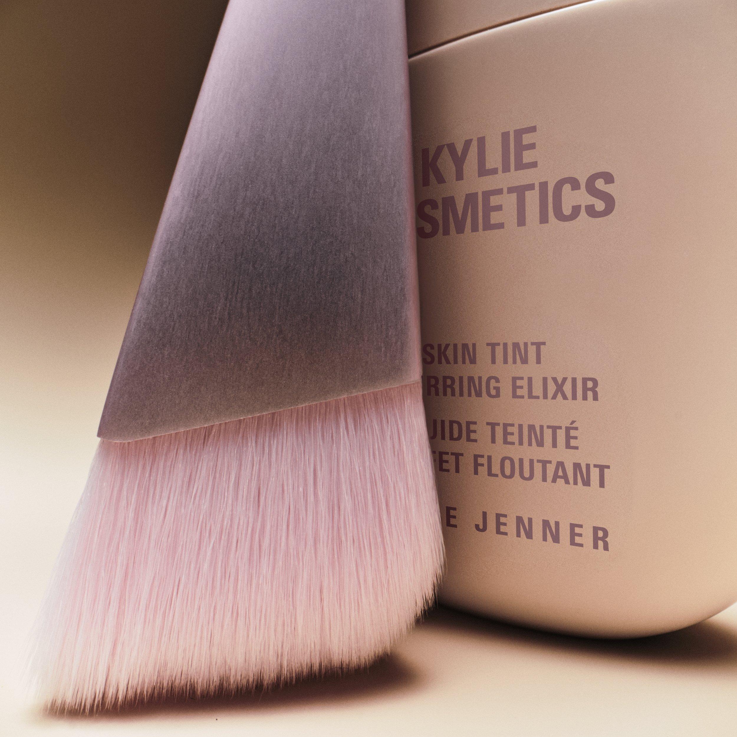 03 - Kylie Cosmetics - Kylie Cosmetics Skin Tint Foundation Brush - 5