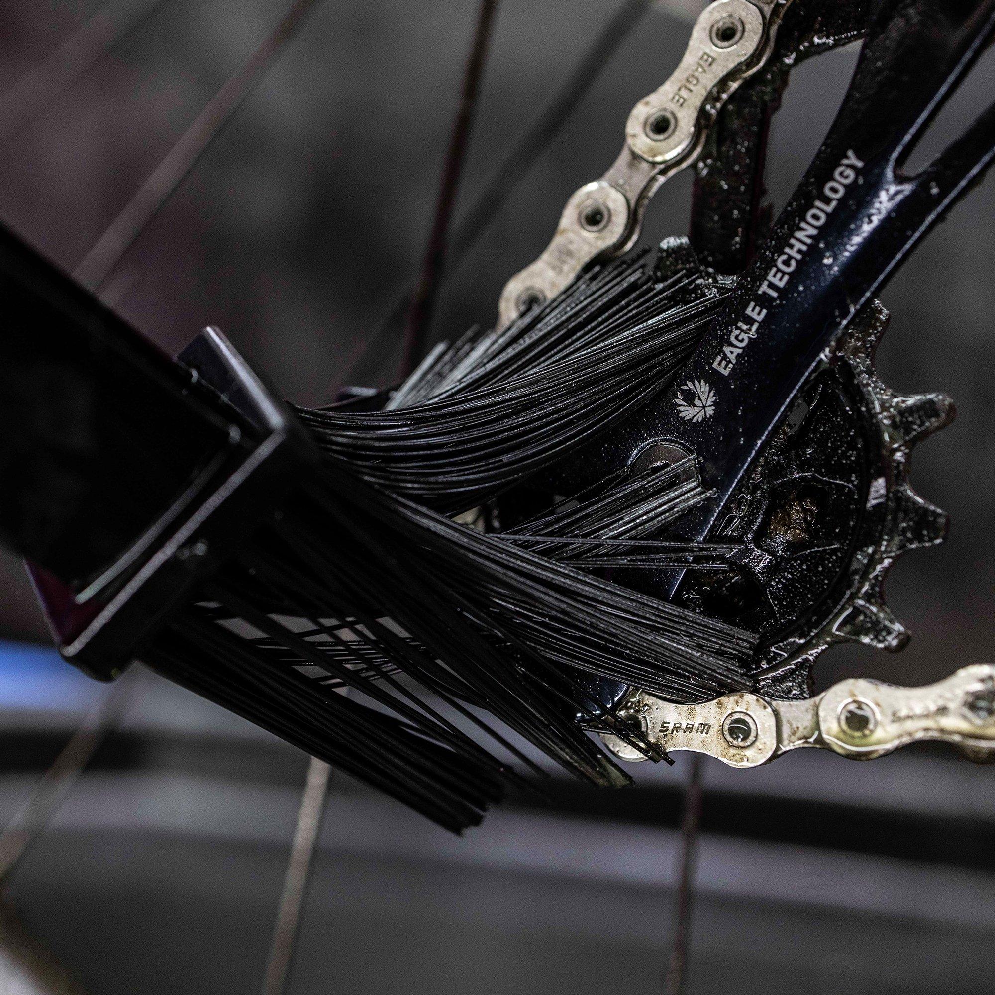 Black - Muc-Off - Chain Brush - 3