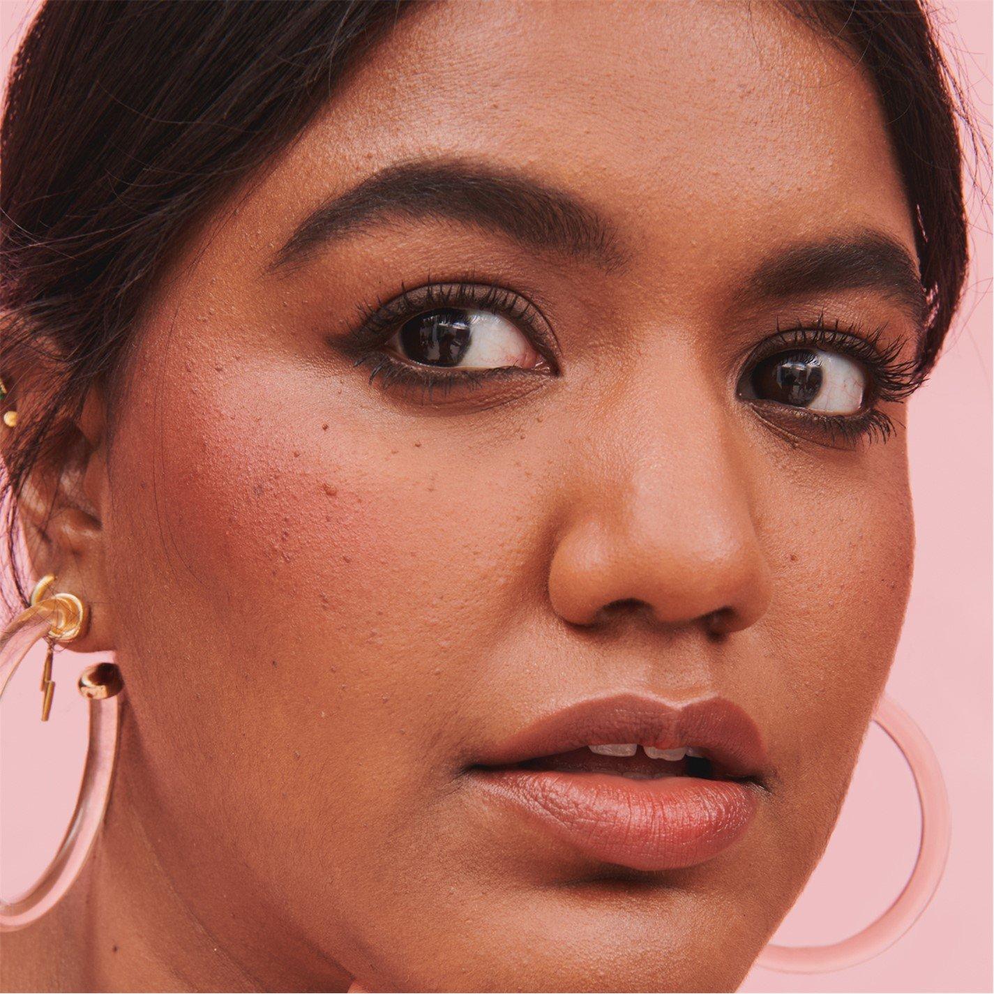 Deep Berry - Benefit - Moone Rich Berry Powder Blusher - 6