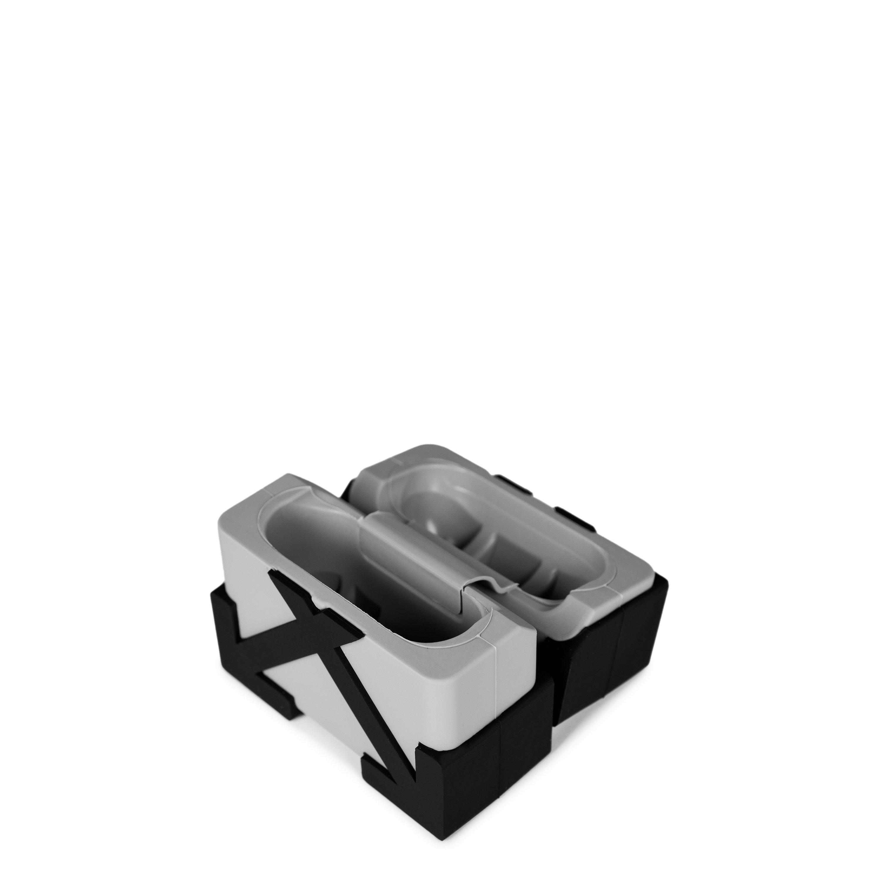 Grijs/Zwart - Off White - Men's Arrow Airpods Case, Iconic Motif Protective Case - 2