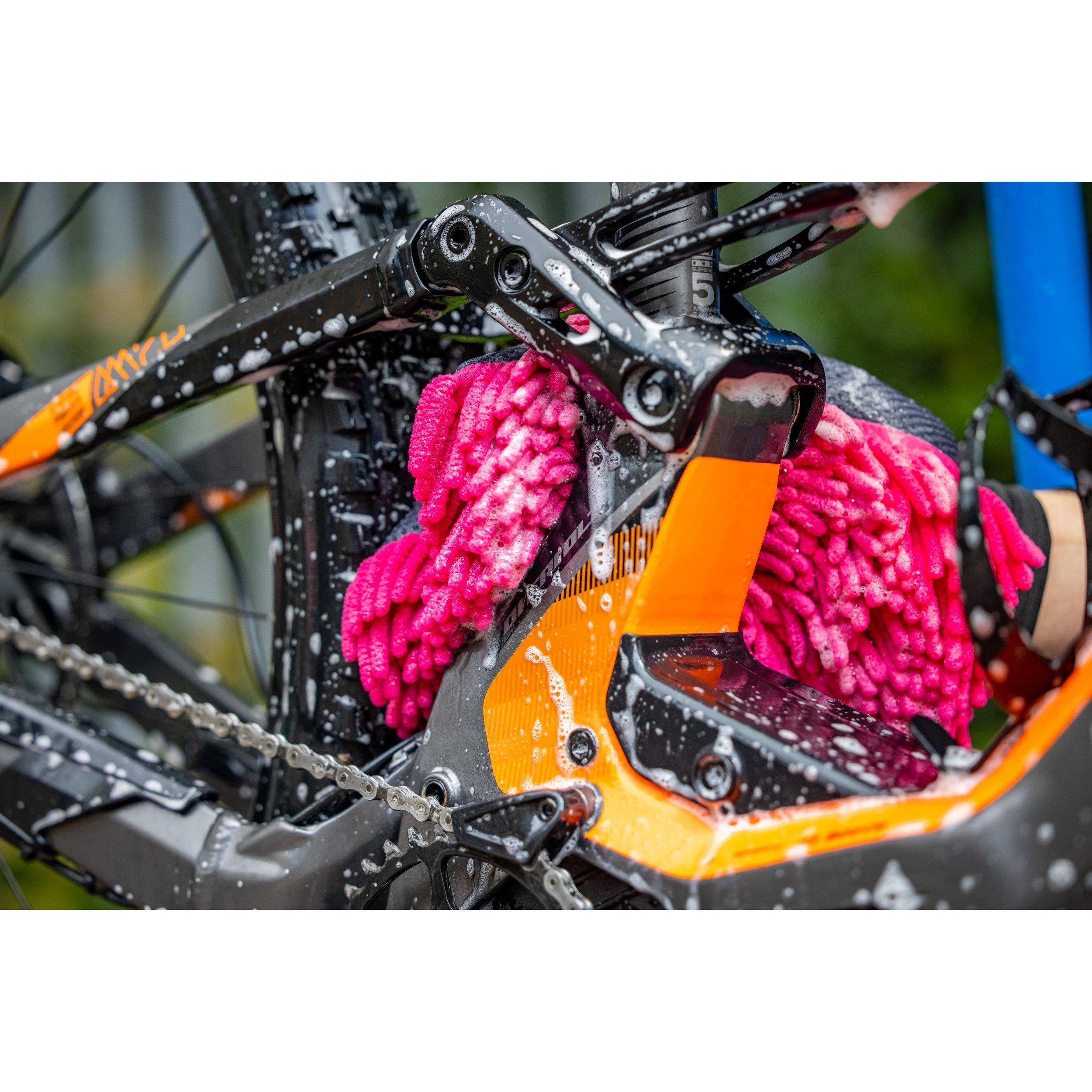 Pink - Muc-Off - 2-in-1 Microfibre Wash Mitt - 4