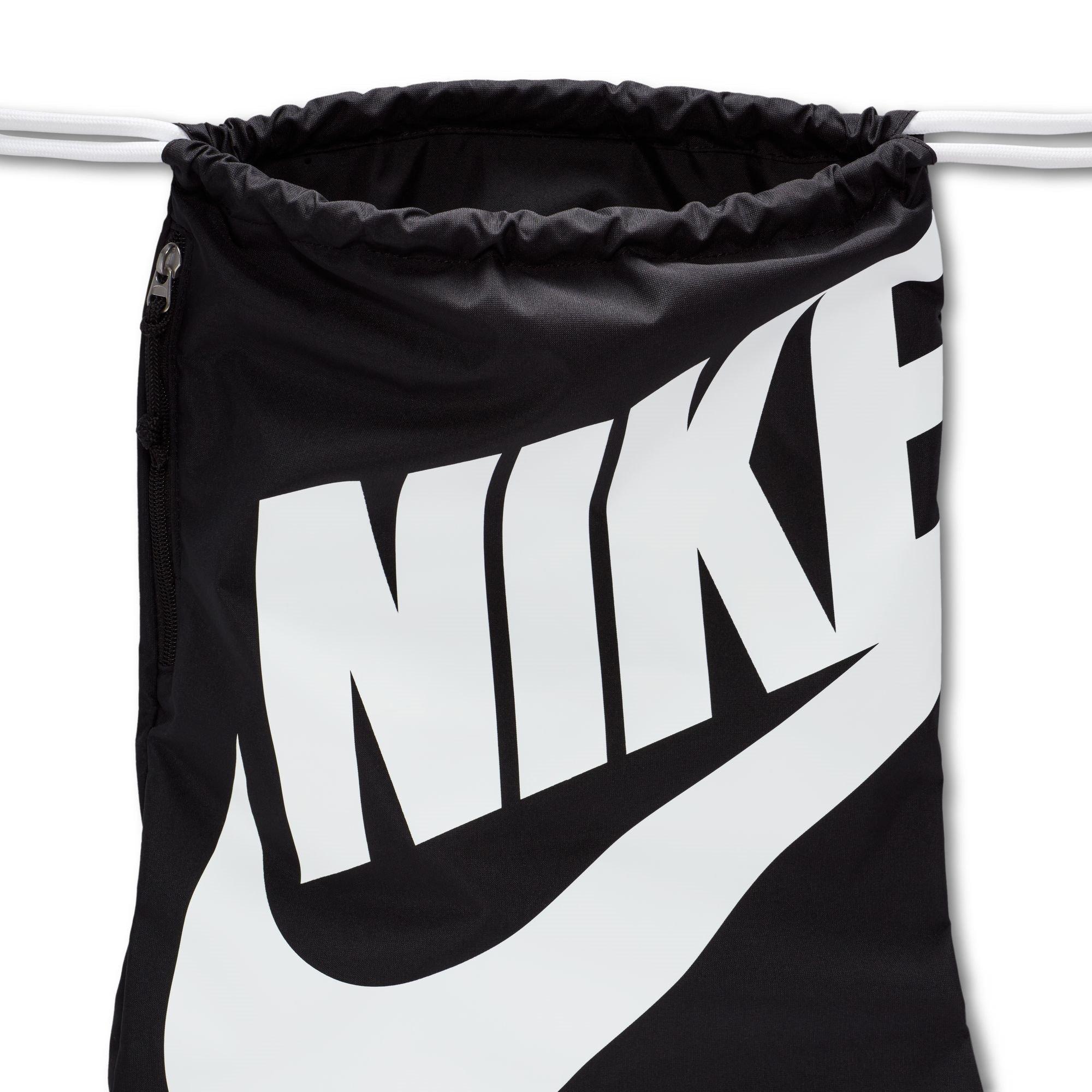 Blk/Wht/Wht - Nike - Heritage Gmsk 09 - 5