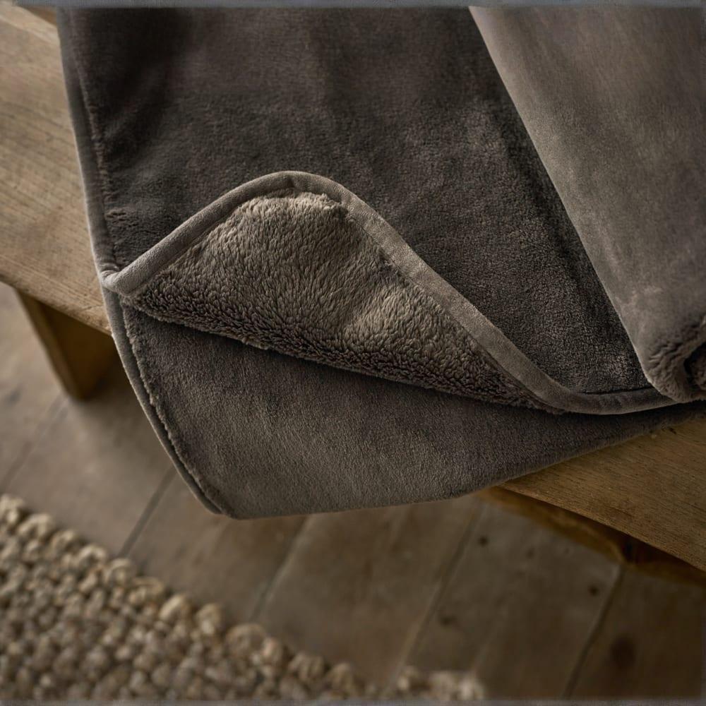 Mocha - The Lyndon Company - Windsor Sofa Throw - 3