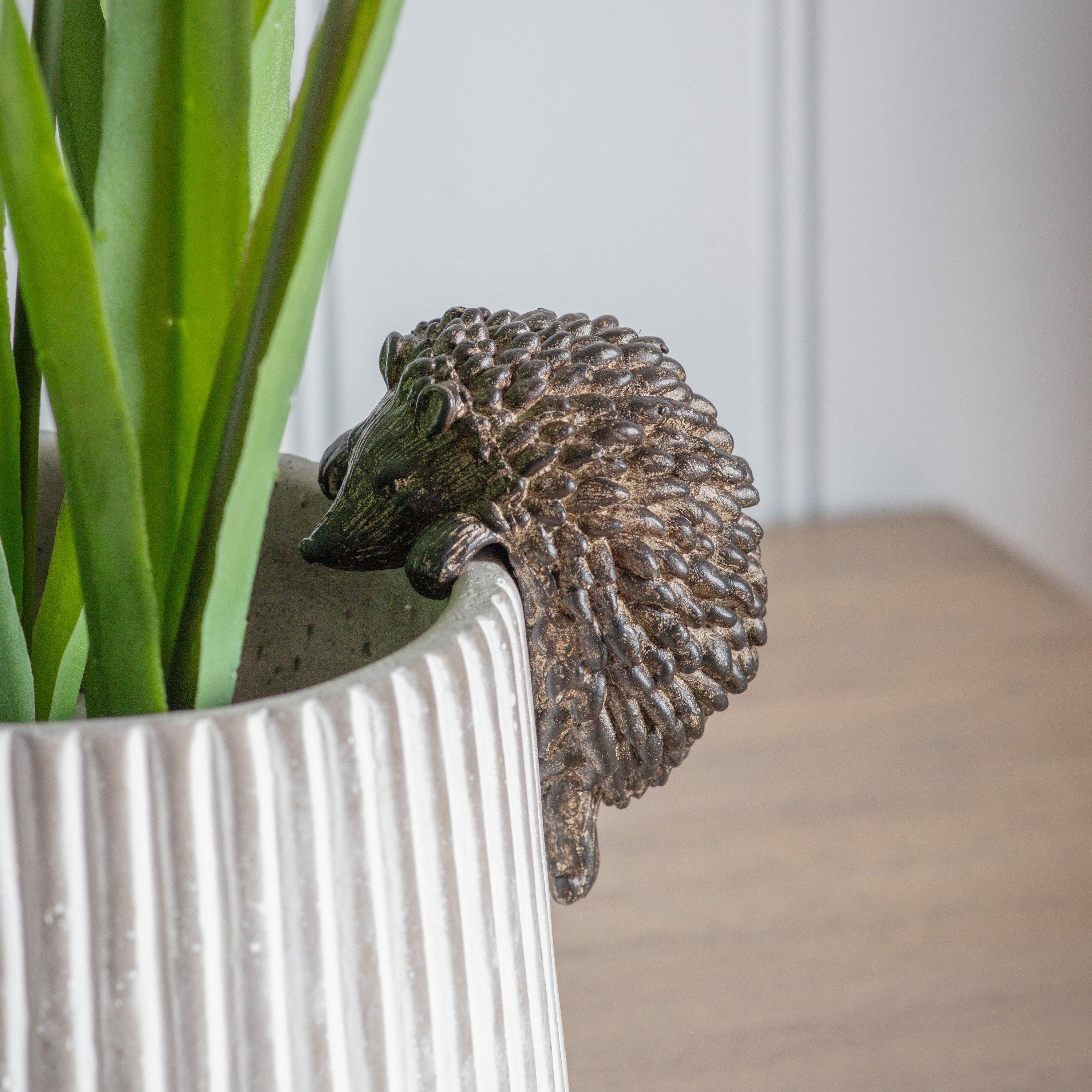 Gallery  Edwin Hedgehog Pot Hanger Brown (2Pk) - Natural