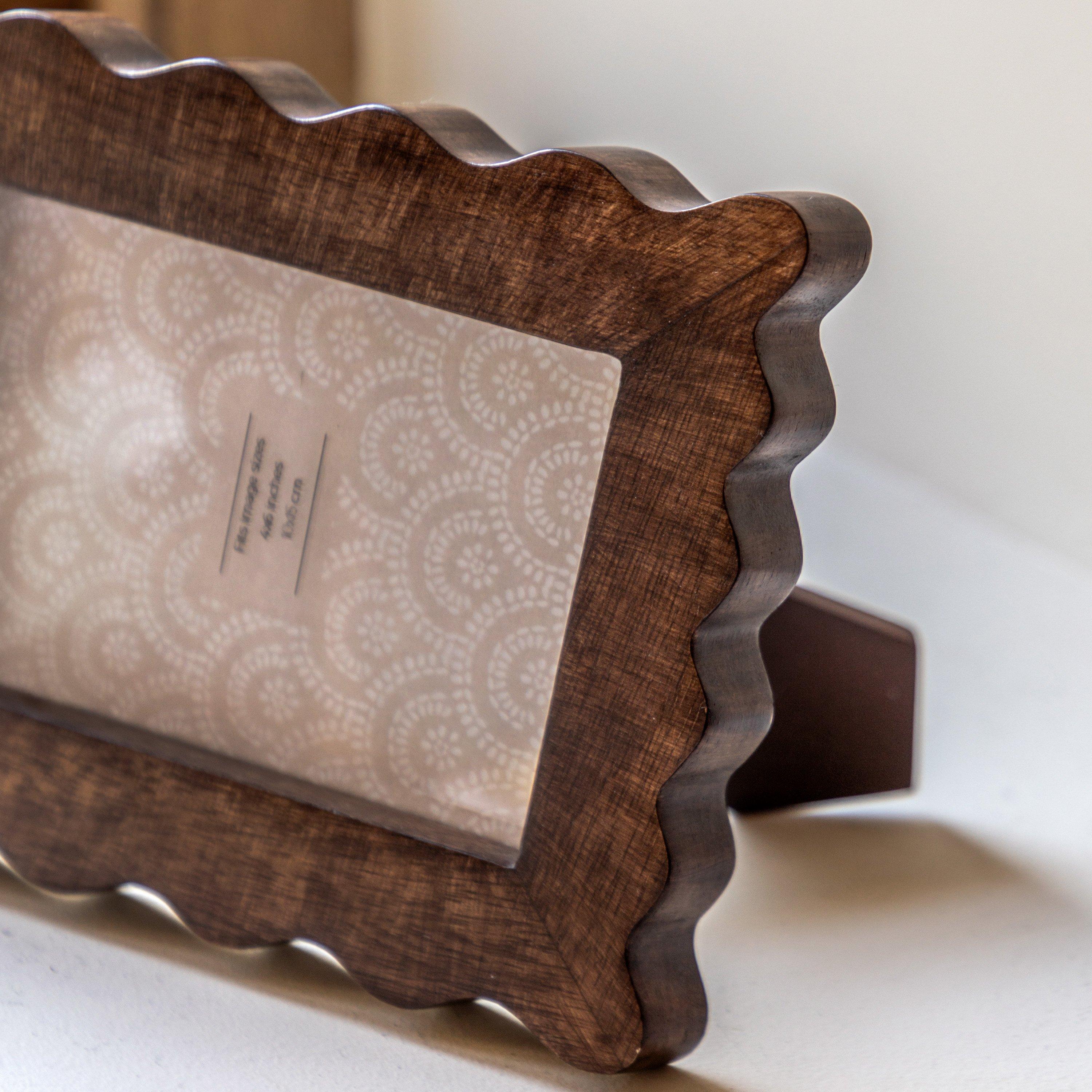 Brown - Gallery - Avila Wooden Scallop Photo Frame 6x4in - 2