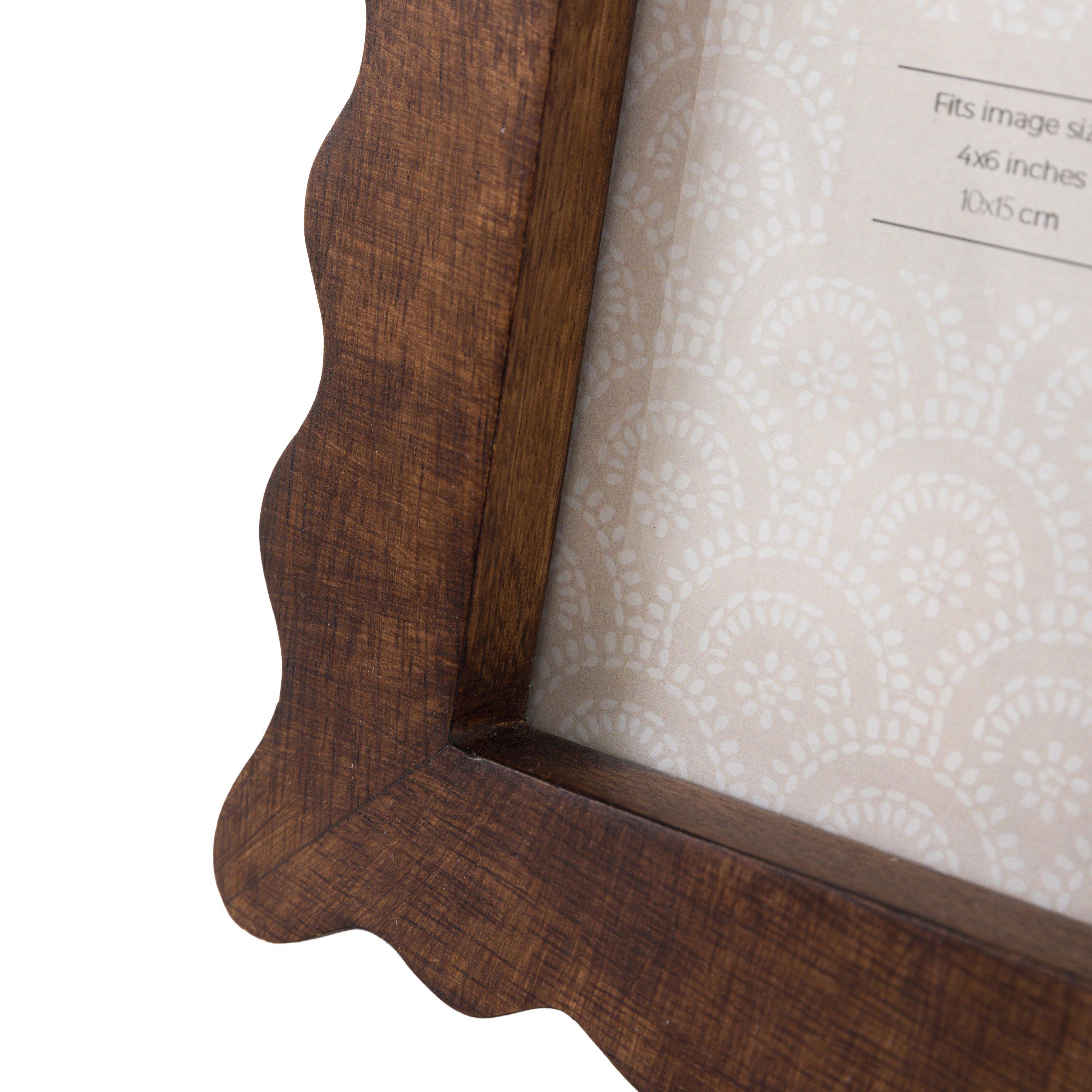 Brown - Gallery - Avila Wooden Scallop Photo Frame 6x4in - 4