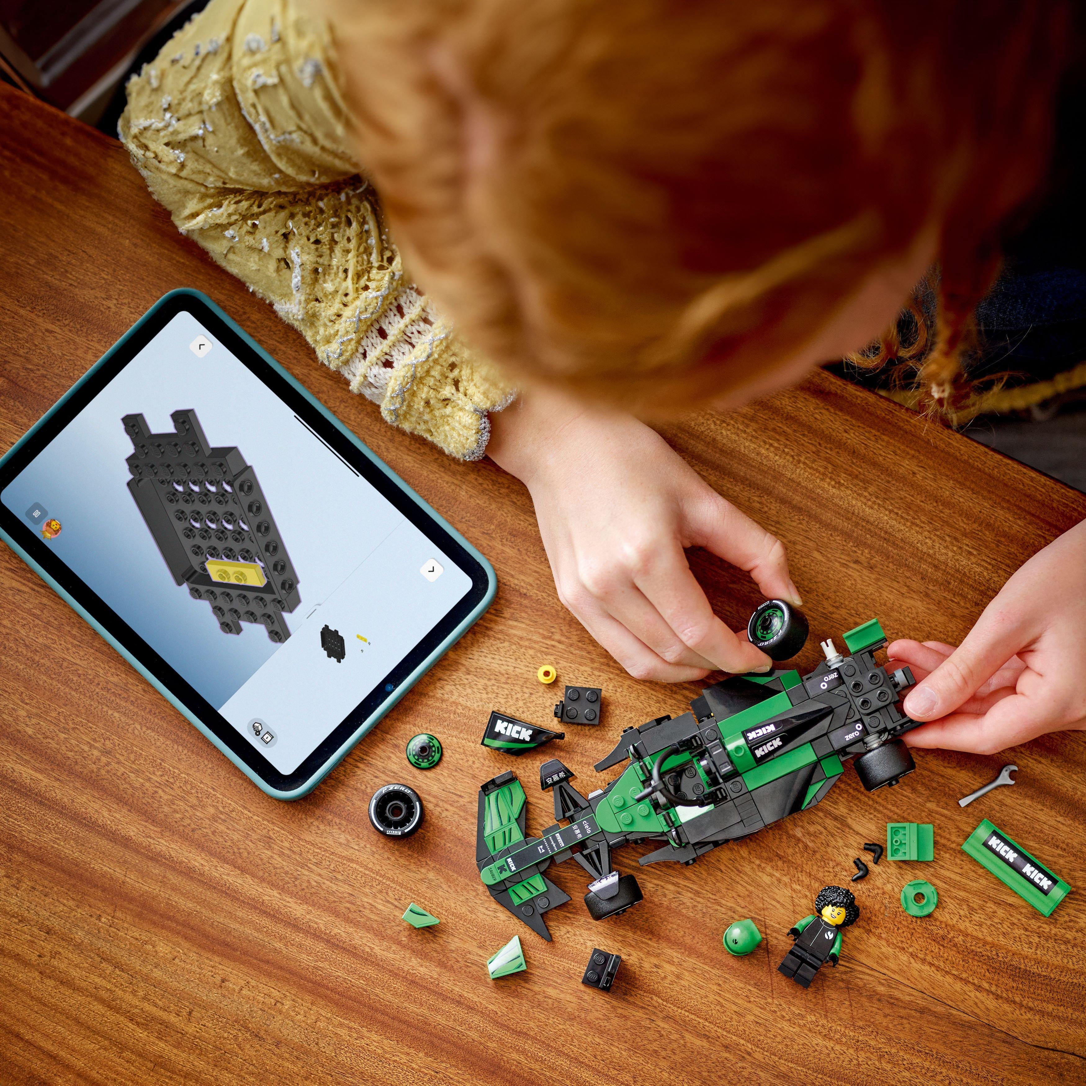 F1 Sauber C44 - LEGO - LEGO Speed Champions 77247 KICK Sauber F1 Team C44 Race Car - 2