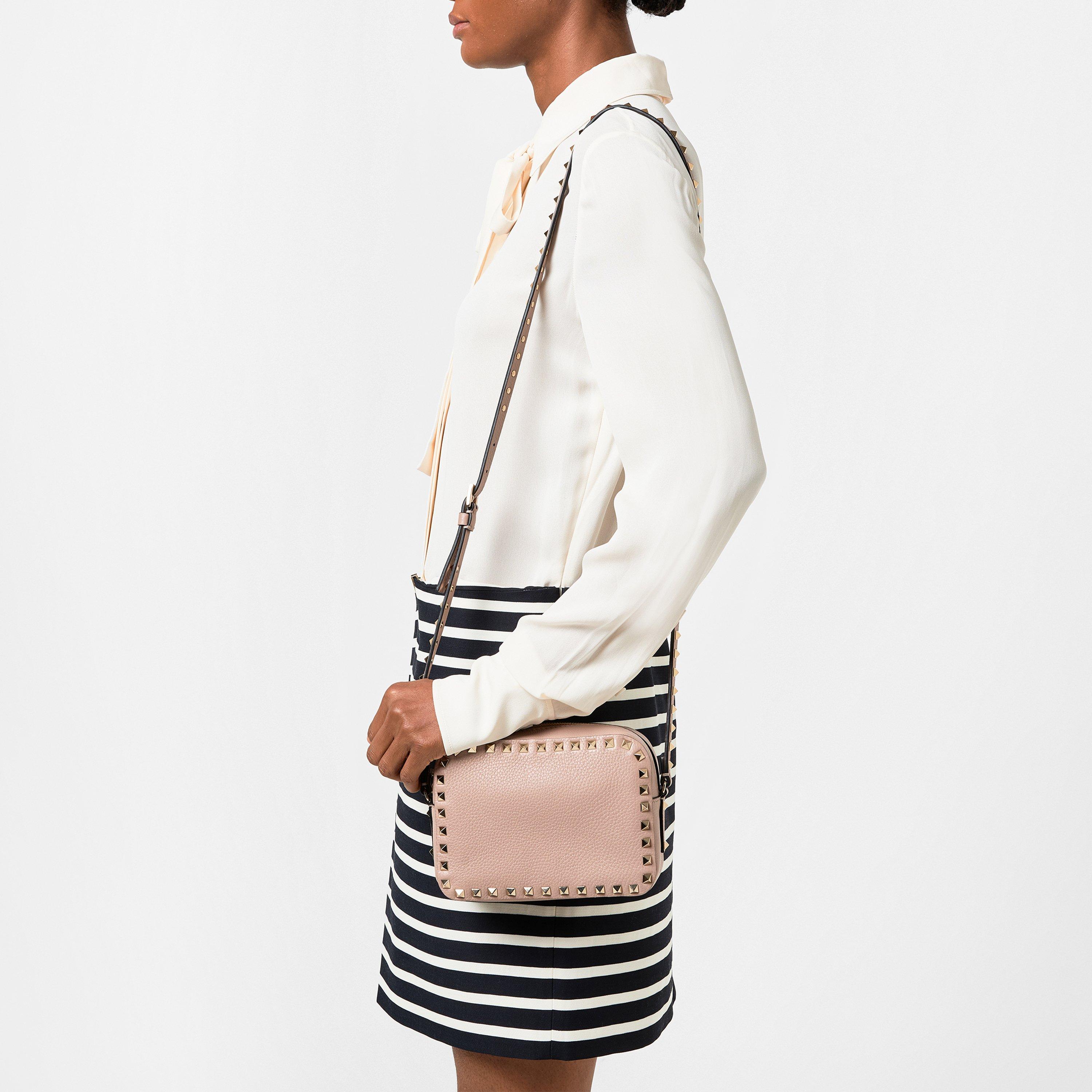 Poudre P45 - Valentino Garavani - Rockstud Grained Leather Crossbody Bag - 3